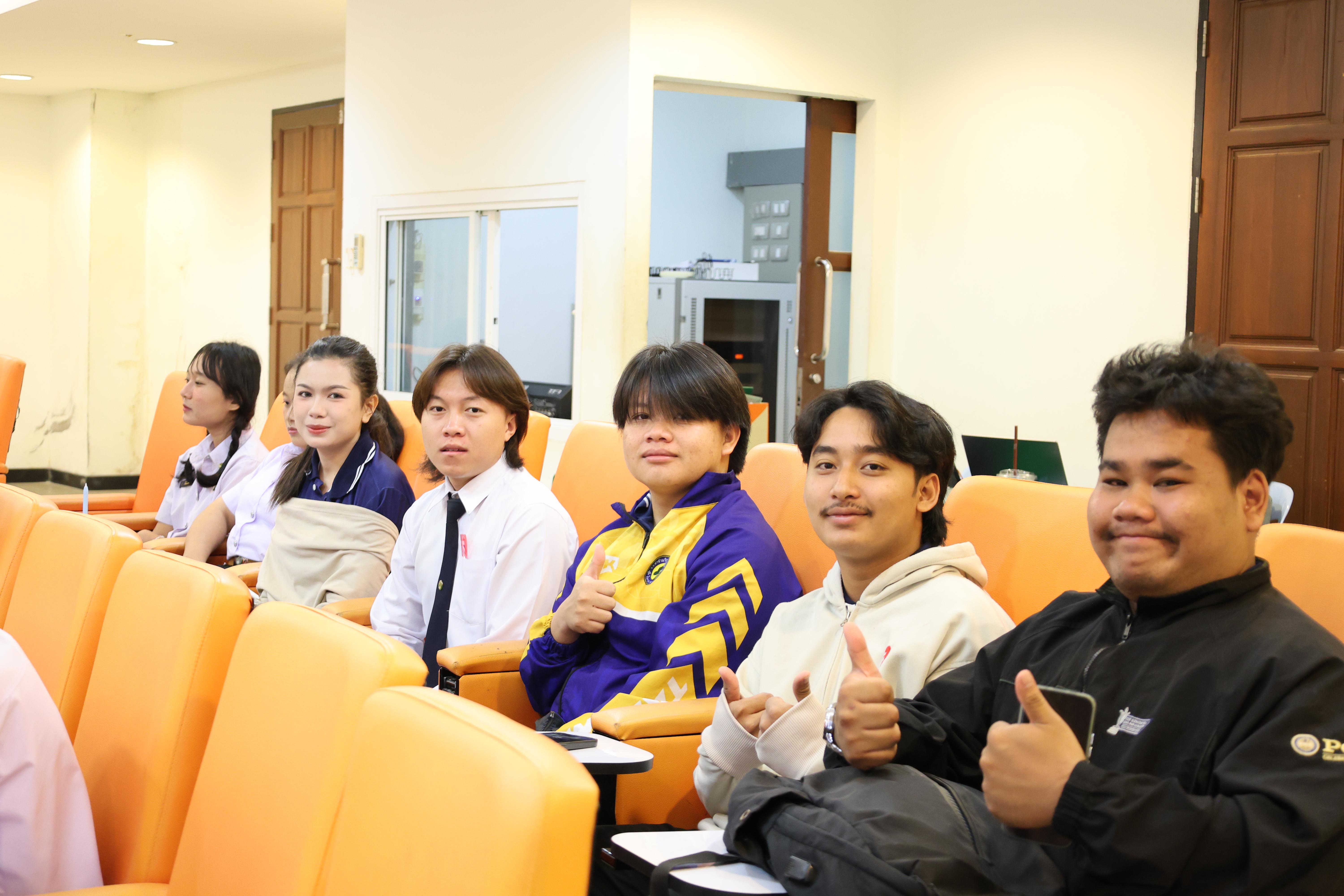 80. วันที่ 22 กันยายน 2569 คณะครุศาสตร์ มหาวิทยาลัยราชภัฏกำแพงเพชร ได้จัดการอาบรมติวสอบใบอนุญาติประกอบวิชาชีพให้กับนักศึกษาชั้นปี 3