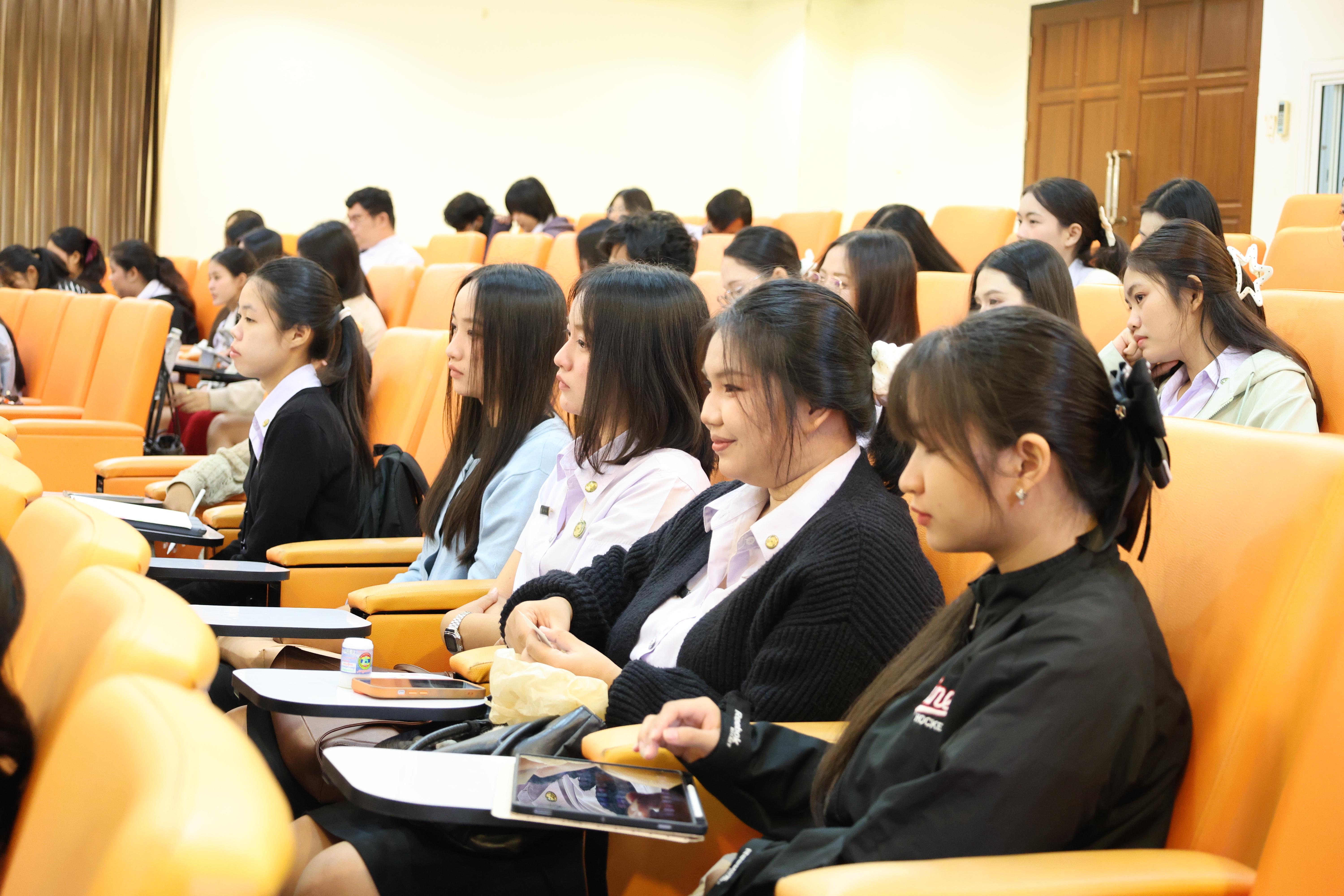 85. วันที่ 22 กันยายน 2569 คณะครุศาสตร์ มหาวิทยาลัยราชภัฏกำแพงเพชร ได้จัดการอาบรมติวสอบใบอนุญาติประกอบวิชาชีพให้กับนักศึกษาชั้นปี 3