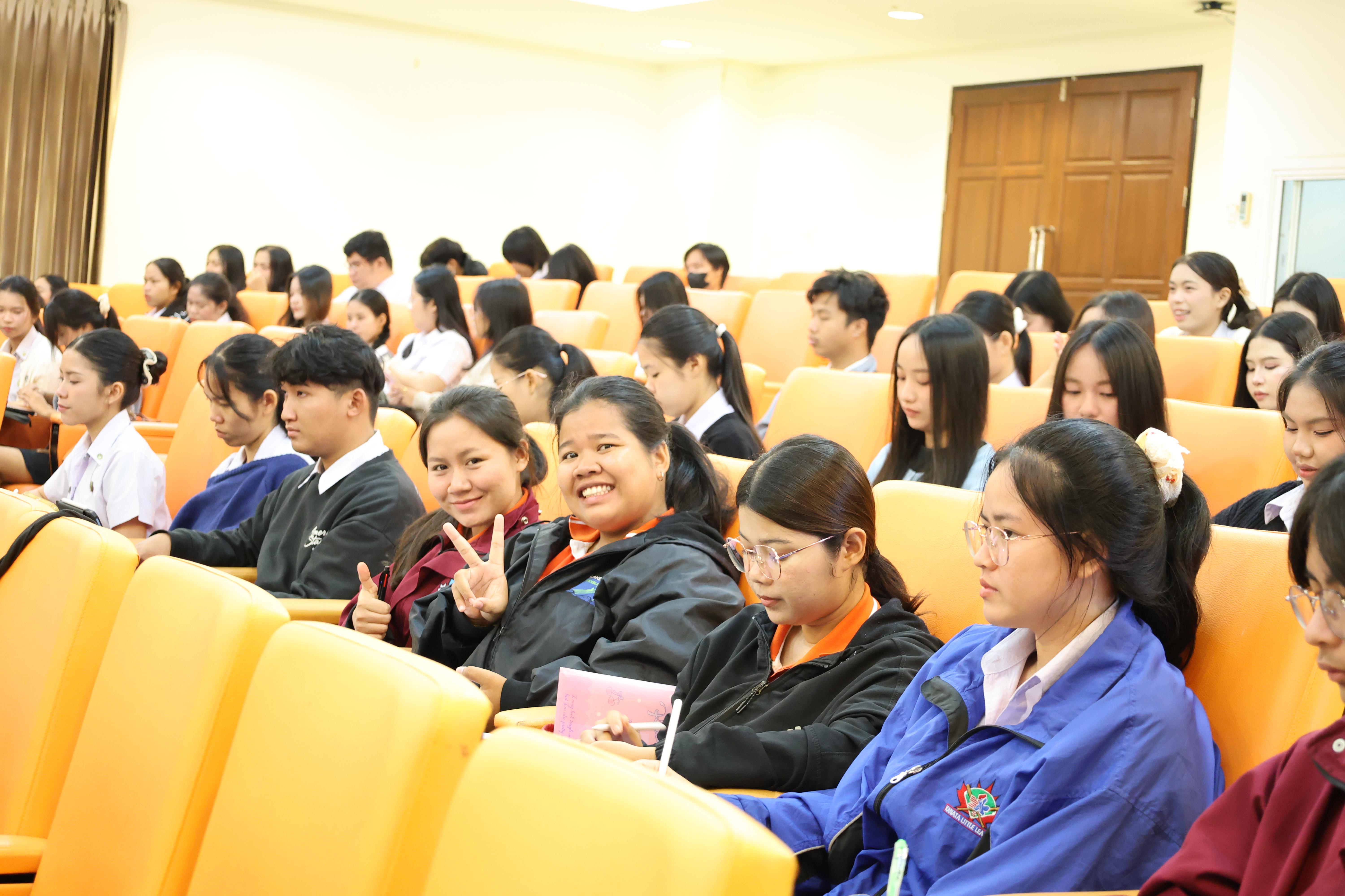 88. วันที่ 22 กันยายน 2569 คณะครุศาสตร์ มหาวิทยาลัยราชภัฏกำแพงเพชร ได้จัดการอาบรมติวสอบใบอนุญาติประกอบวิชาชีพให้กับนักศึกษาชั้นปี 3