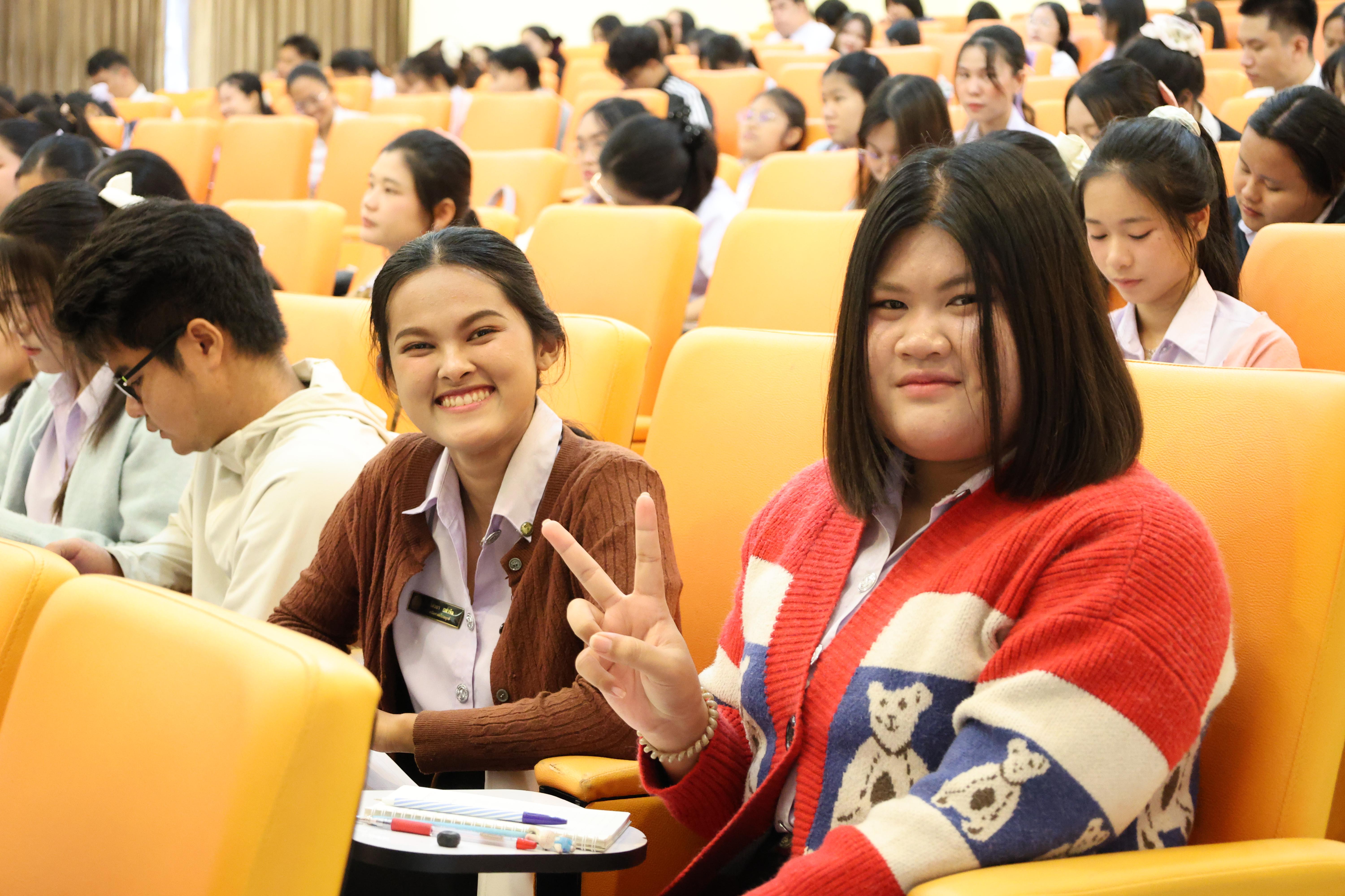 95. วันที่ 22 กันยายน 2569 คณะครุศาสตร์ มหาวิทยาลัยราชภัฏกำแพงเพชร ได้จัดการอาบรมติวสอบใบอนุญาติประกอบวิชาชีพให้กับนักศึกษาชั้นปี 3