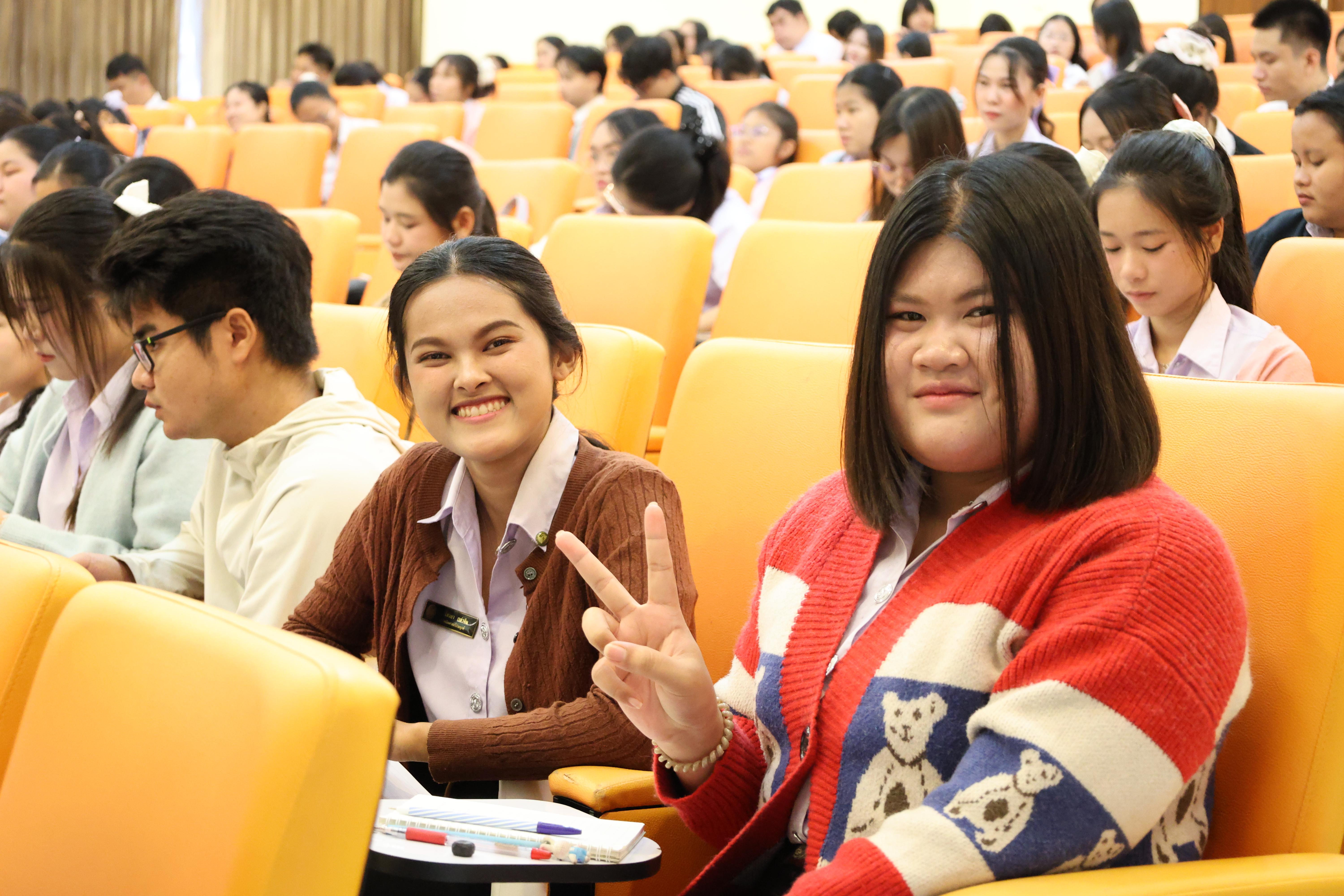 96. วันที่ 22 กันยายน 2569 คณะครุศาสตร์ มหาวิทยาลัยราชภัฏกำแพงเพชร ได้จัดการอาบรมติวสอบใบอนุญาติประกอบวิชาชีพให้กับนักศึกษาชั้นปี 3