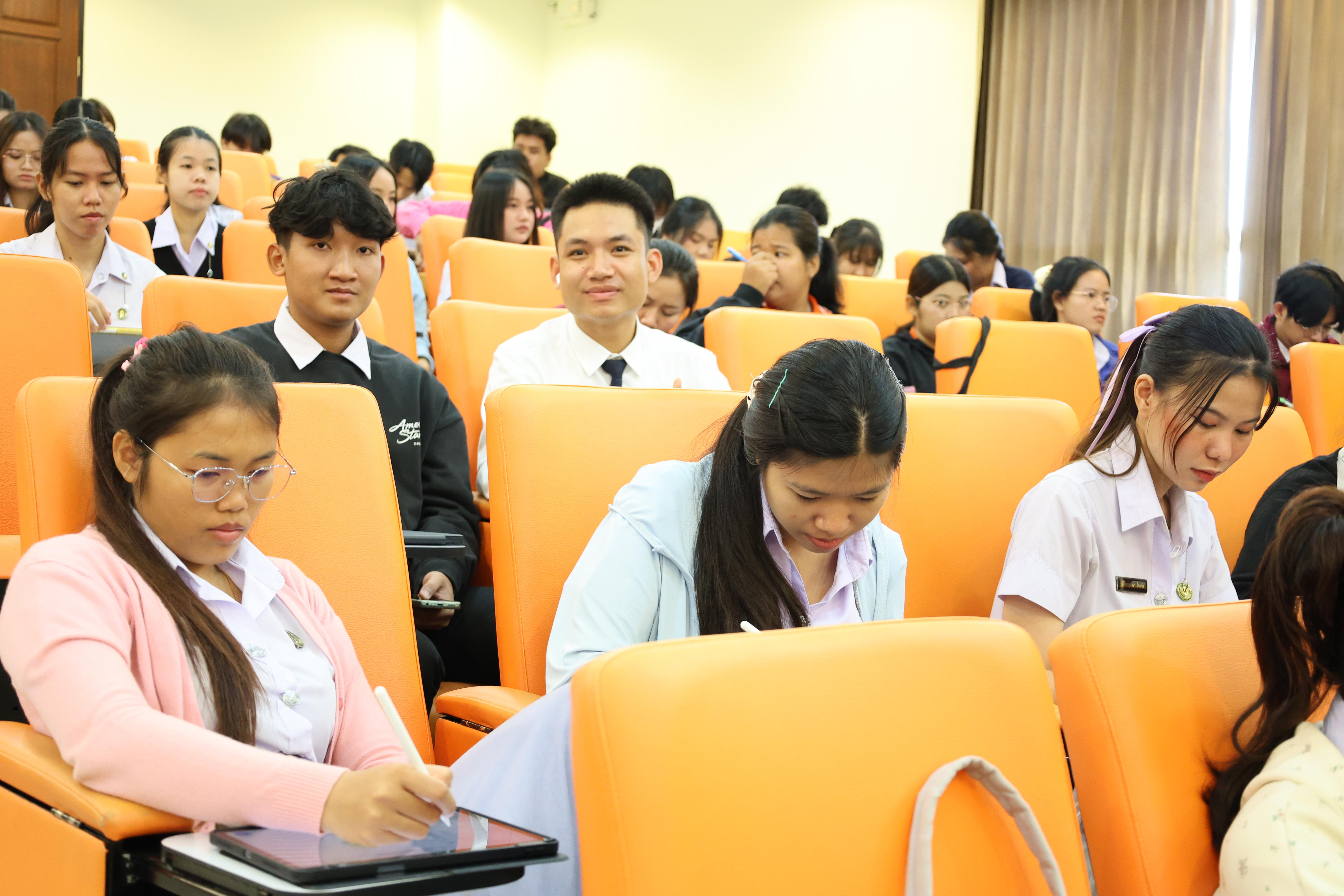 115. วันที่ 22 กันยายน 2569 คณะครุศาสตร์ มหาวิทยาลัยราชภัฏกำแพงเพชร ได้จัดการอาบรมติวสอบใบอนุญาติประกอบวิชาชีพให้กับนักศึกษาชั้นปี 3