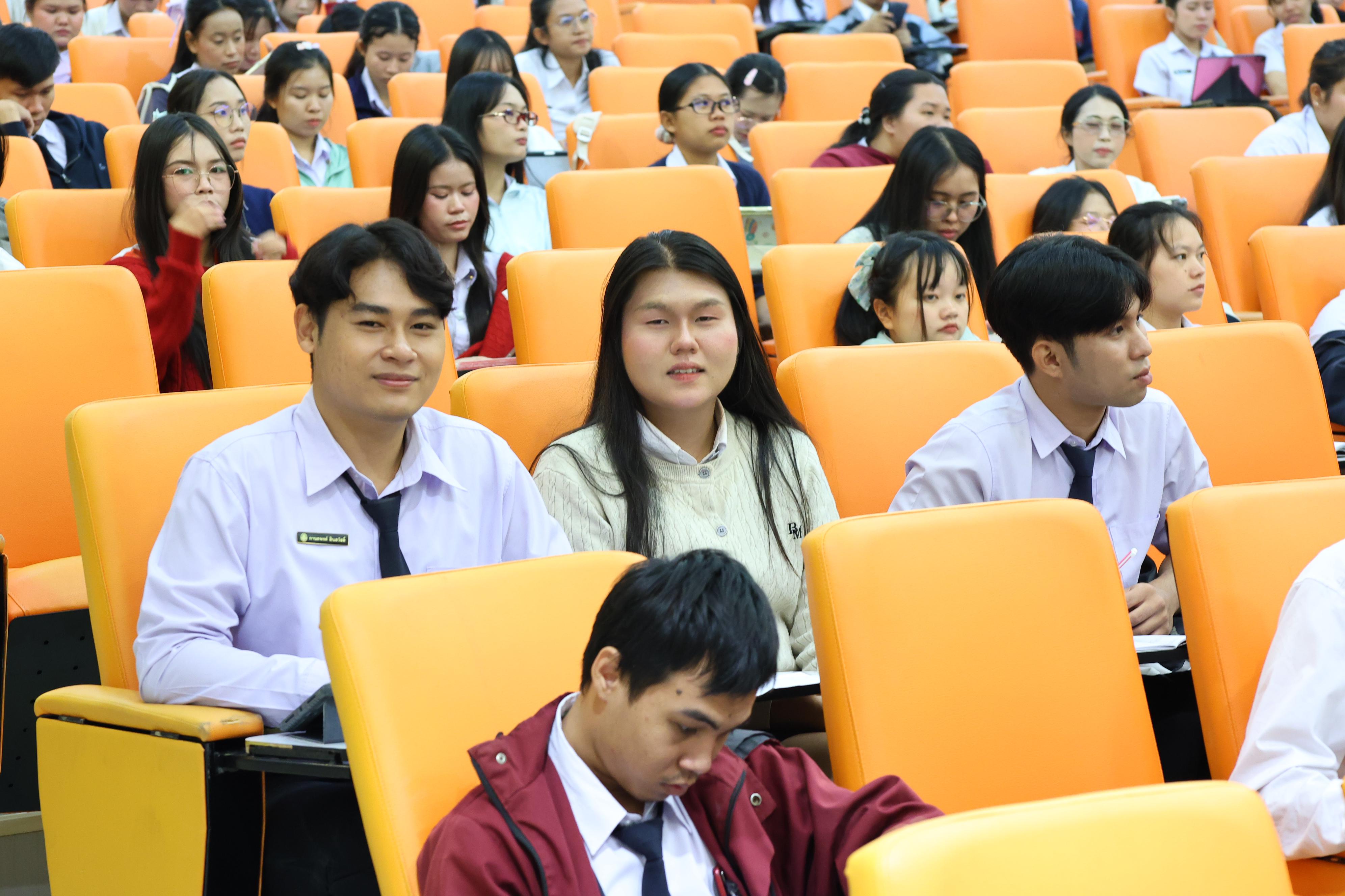185. วันที่ 22 กันยายน 2569 คณะครุศาสตร์ มหาวิทยาลัยราชภัฏกำแพงเพชร ได้จัดการอาบรมติวสอบใบอนุญาติประกอบวิชาชีพให้กับนักศึกษาชั้นปี 3