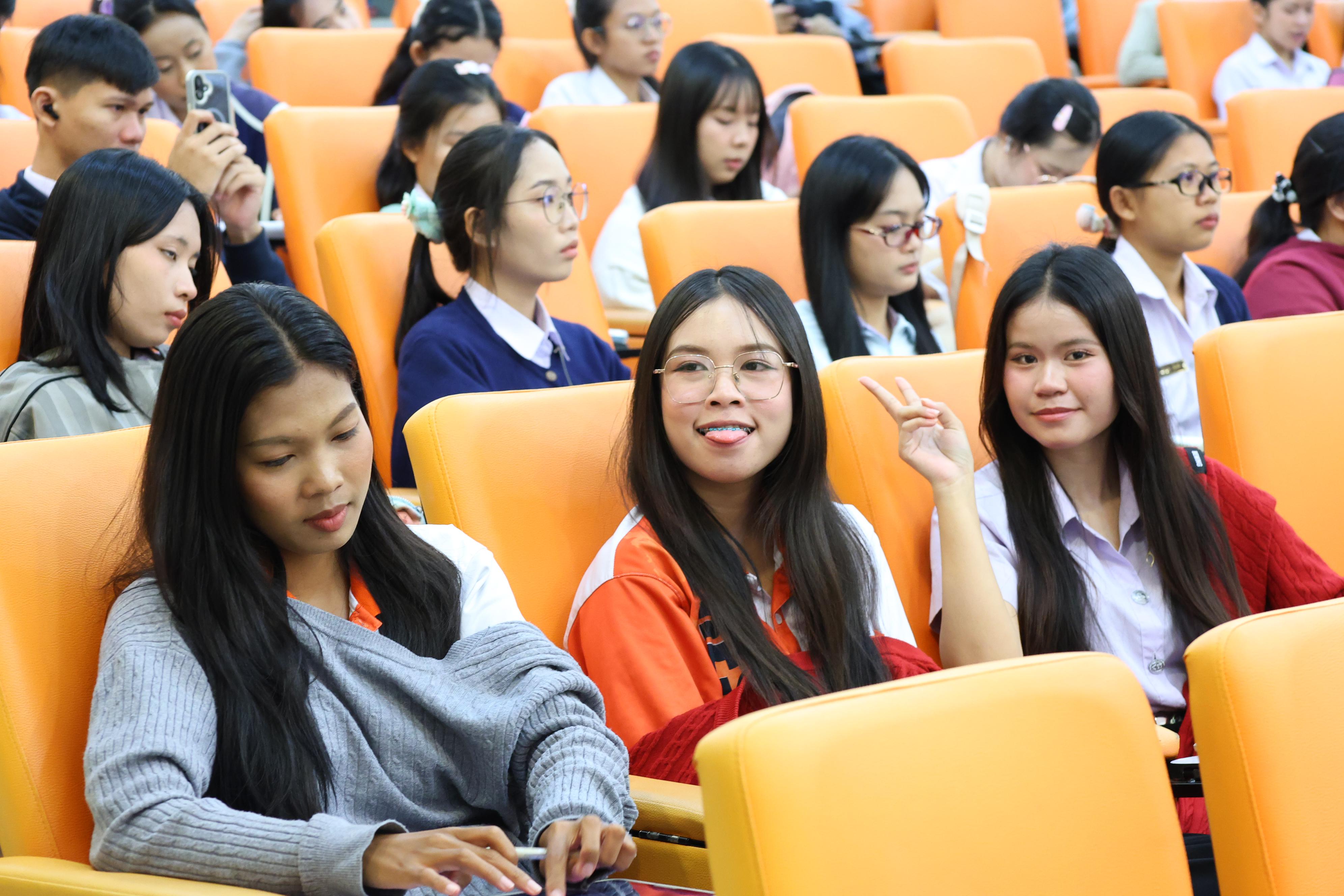191. วันที่ 22 กันยายน 2569 คณะครุศาสตร์ มหาวิทยาลัยราชภัฏกำแพงเพชร ได้จัดการอาบรมติวสอบใบอนุญาติประกอบวิชาชีพให้กับนักศึกษาชั้นปี 3