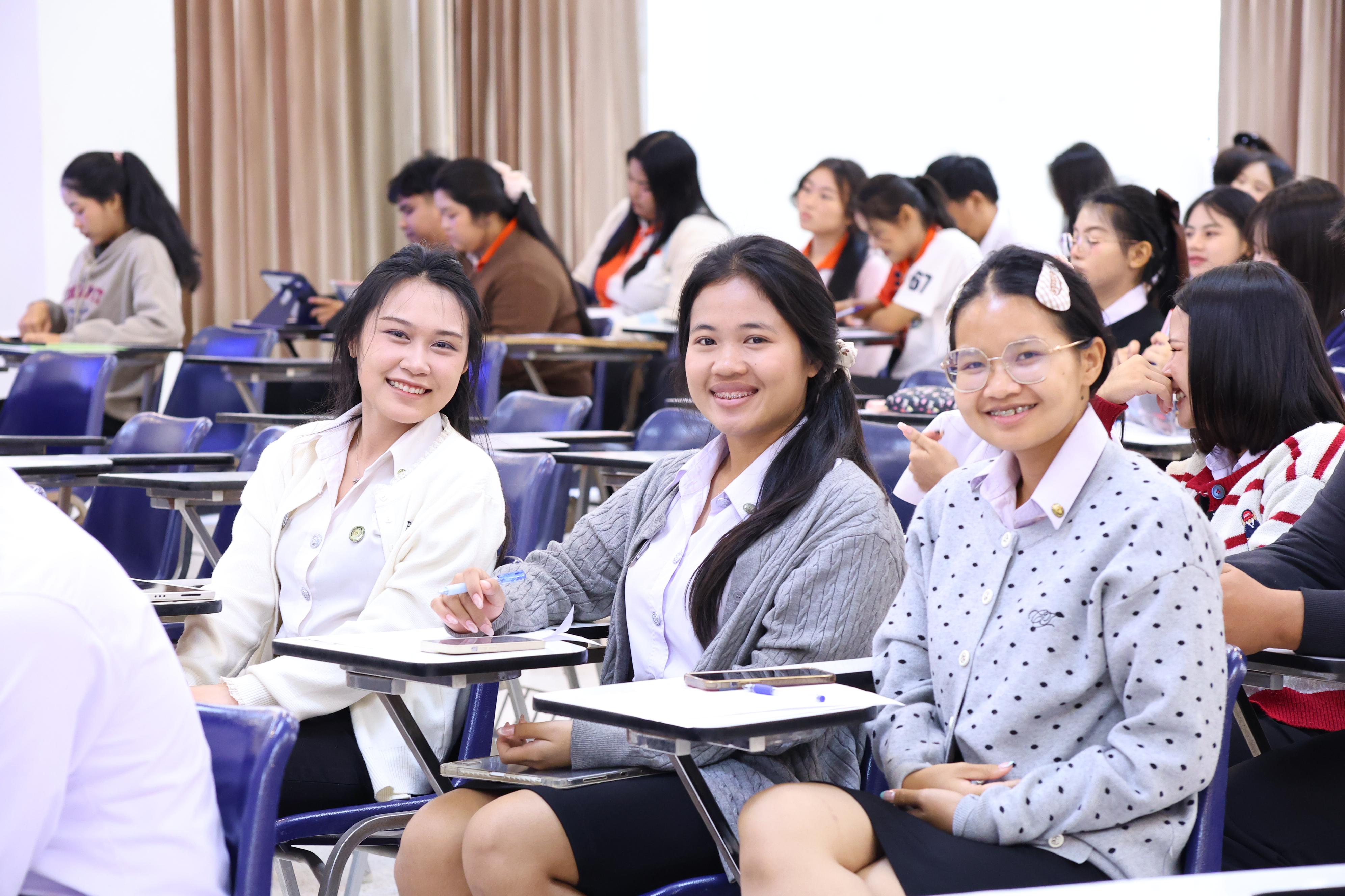 223. วันที่ 22 กันยายน 2569 คณะครุศาสตร์ มหาวิทยาลัยราชภัฏกำแพงเพชร ได้จัดการอาบรมติวสอบใบอนุญาติประกอบวิชาชีพให้กับนักศึกษาชั้นปี 3