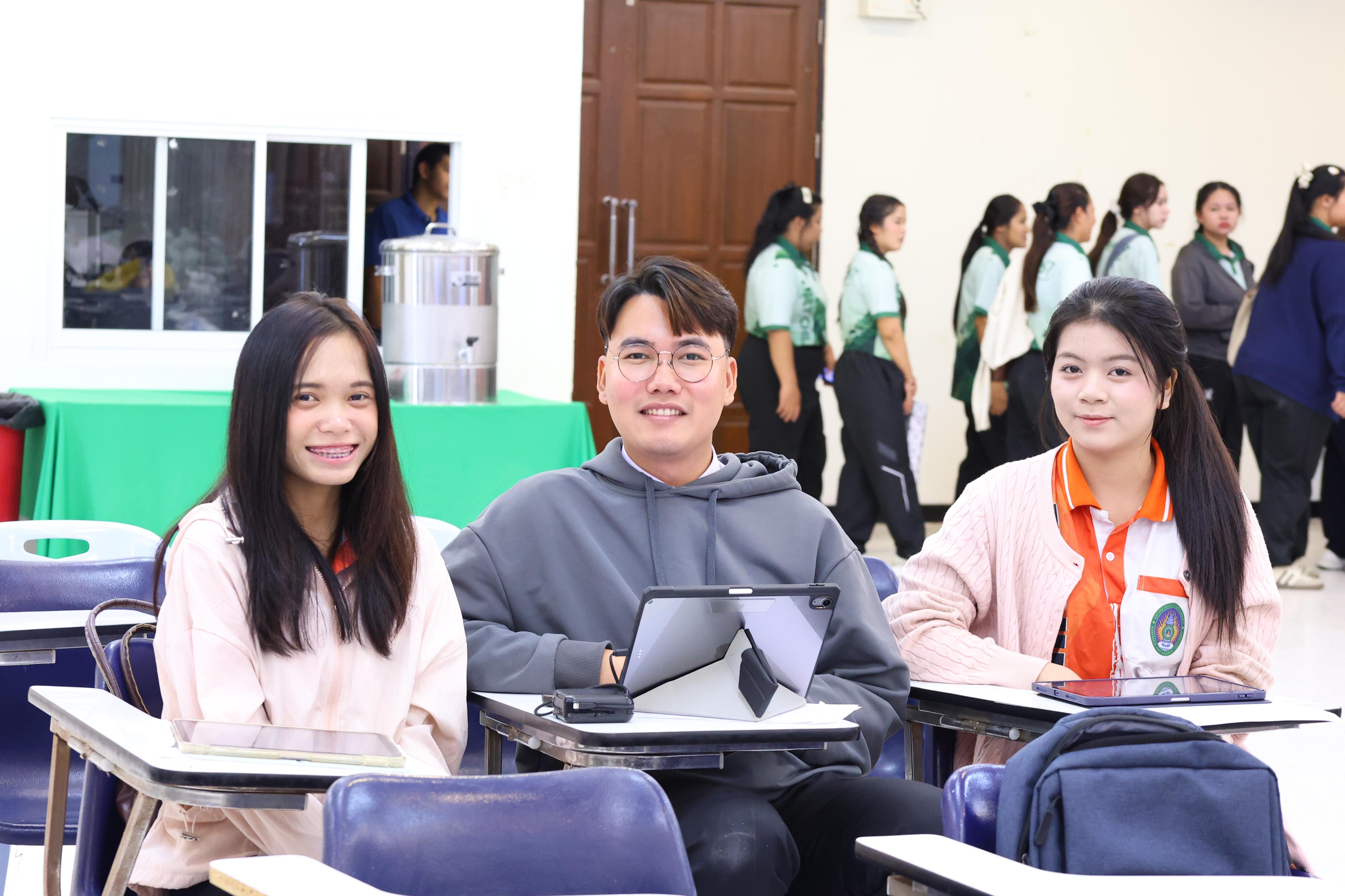 252. วันที่ 22 กันยายน 2569 คณะครุศาสตร์ มหาวิทยาลัยราชภัฏกำแพงเพชร ได้จัดการอาบรมติวสอบใบอนุญาติประกอบวิชาชีพให้กับนักศึกษาชั้นปี 3