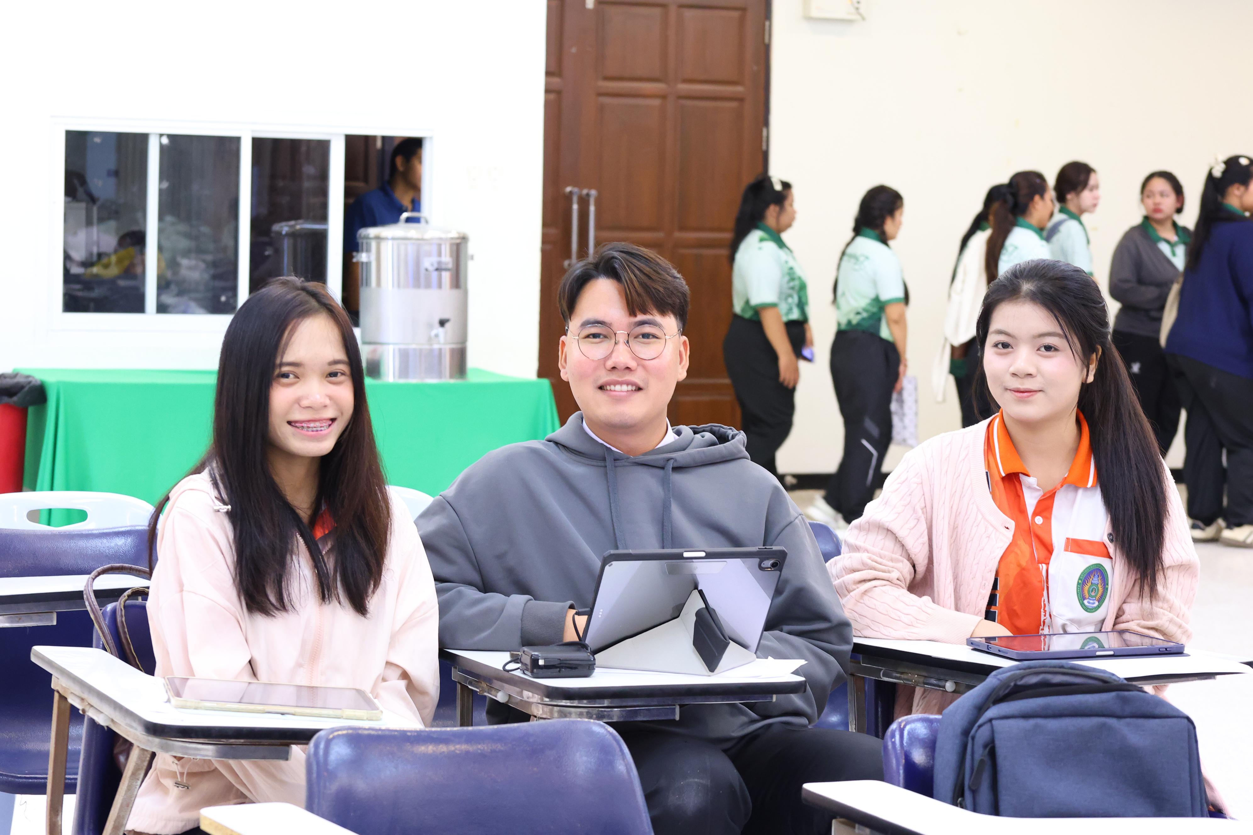 253. วันที่ 22 กันยายน 2569 คณะครุศาสตร์ มหาวิทยาลัยราชภัฏกำแพงเพชร ได้จัดการอาบรมติวสอบใบอนุญาติประกอบวิชาชีพให้กับนักศึกษาชั้นปี 3