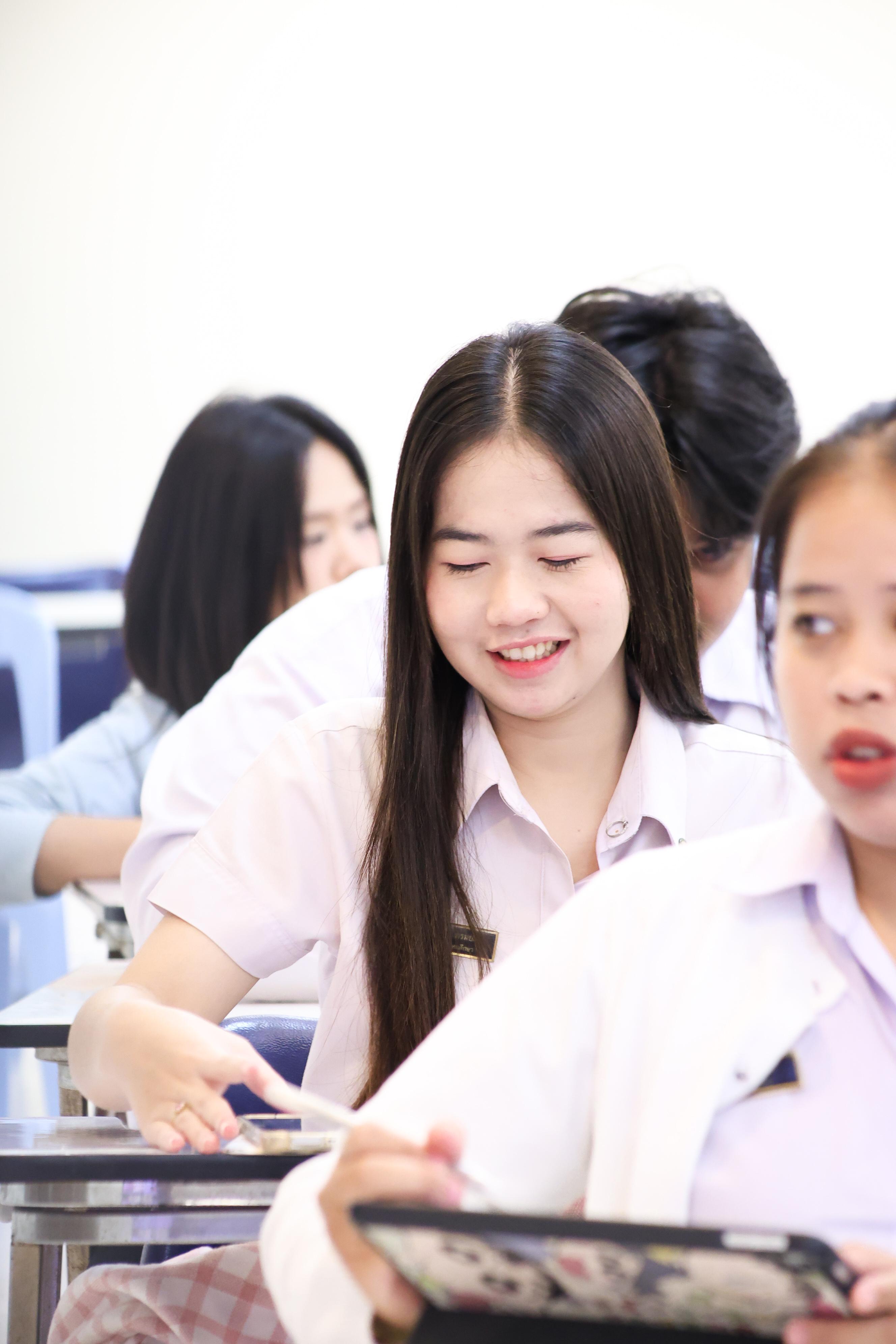 9. วันที่ 23 กันยายน 2569 คณะครุศาสตร์ มหาวิทยาลัยราชภัฏกำแพงเพชร ได้จัดการอาบรมติวสอบใบอนุญาติประกอบวิชาชีพให้กับนักศึกษาชั้นปี 3