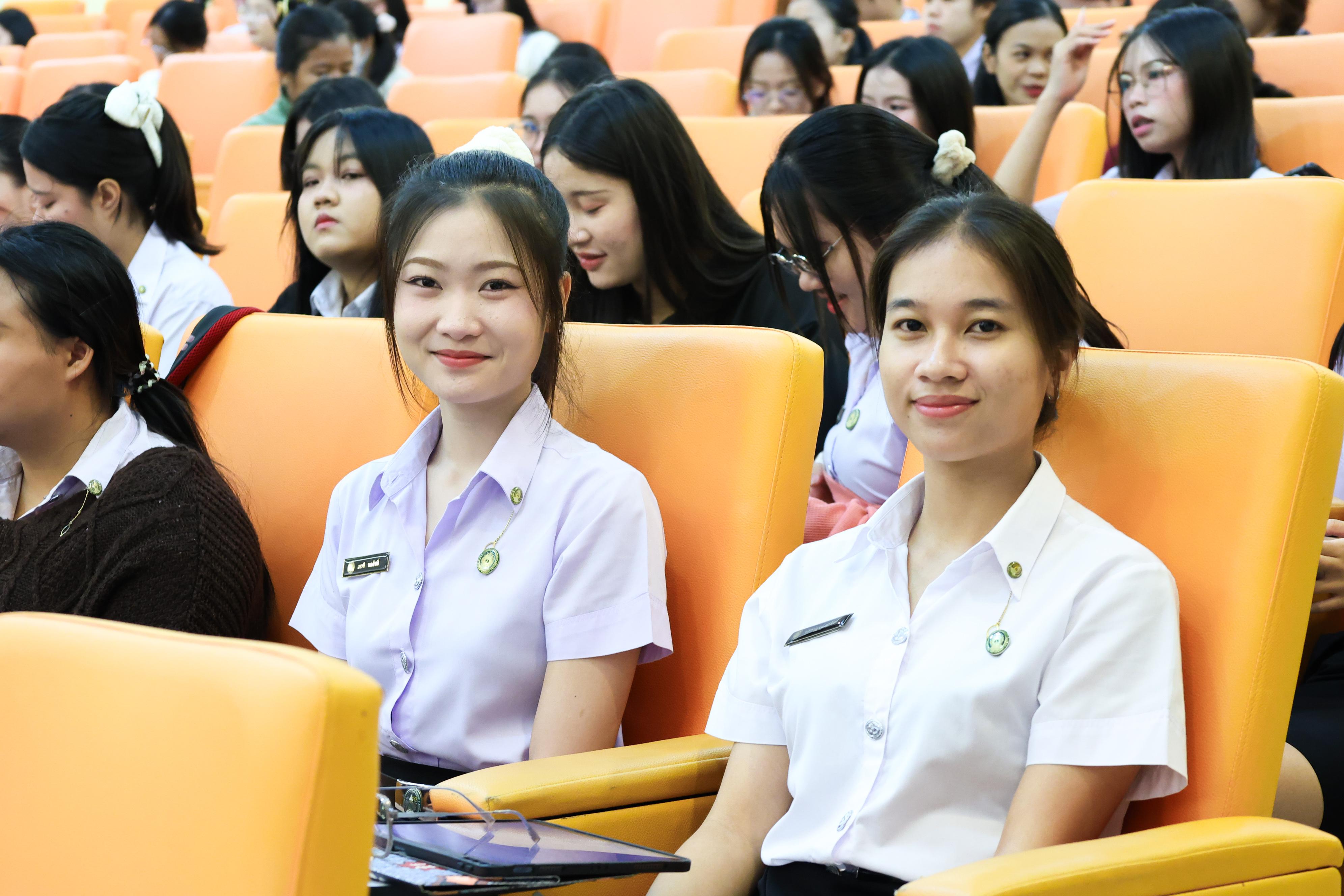 26. วันที่ 23 กันยายน 2569 คณะครุศาสตร์ มหาวิทยาลัยราชภัฏกำแพงเพชร ได้จัดการอาบรมติวสอบใบอนุญาติประกอบวิชาชีพให้กับนักศึกษาชั้นปี 3