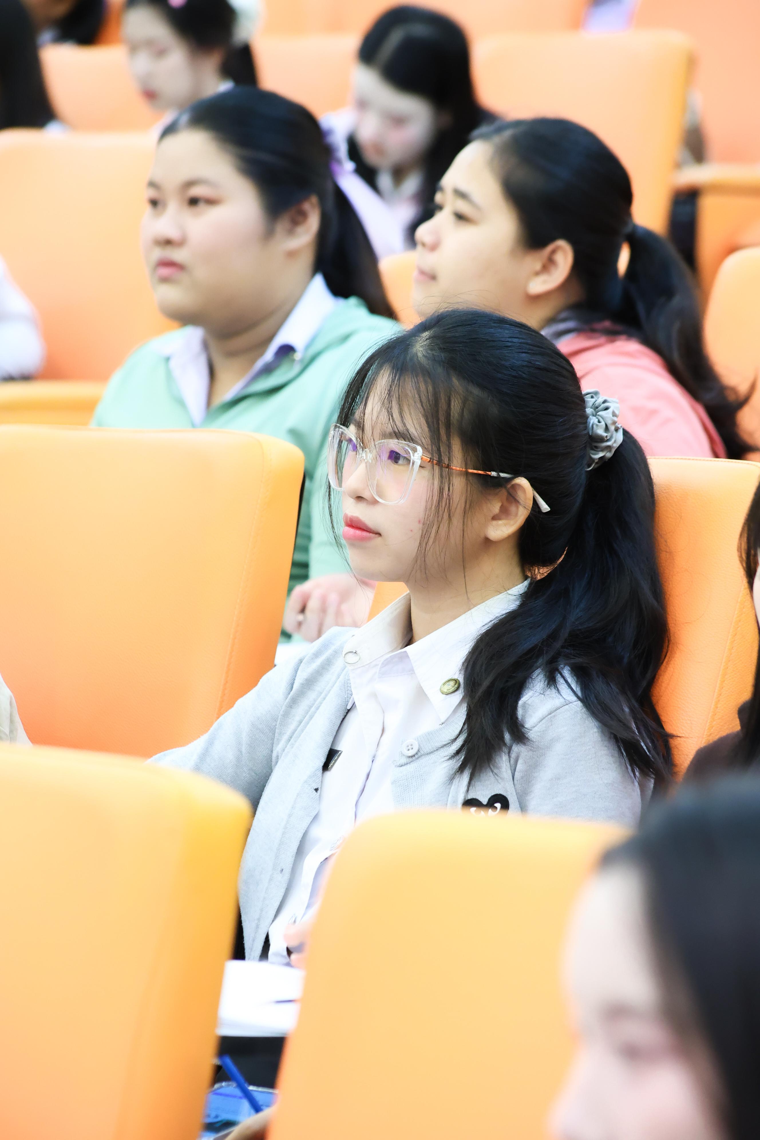 29. วันที่ 23 กันยายน 2569 คณะครุศาสตร์ มหาวิทยาลัยราชภัฏกำแพงเพชร ได้จัดการอาบรมติวสอบใบอนุญาติประกอบวิชาชีพให้กับนักศึกษาชั้นปี 3