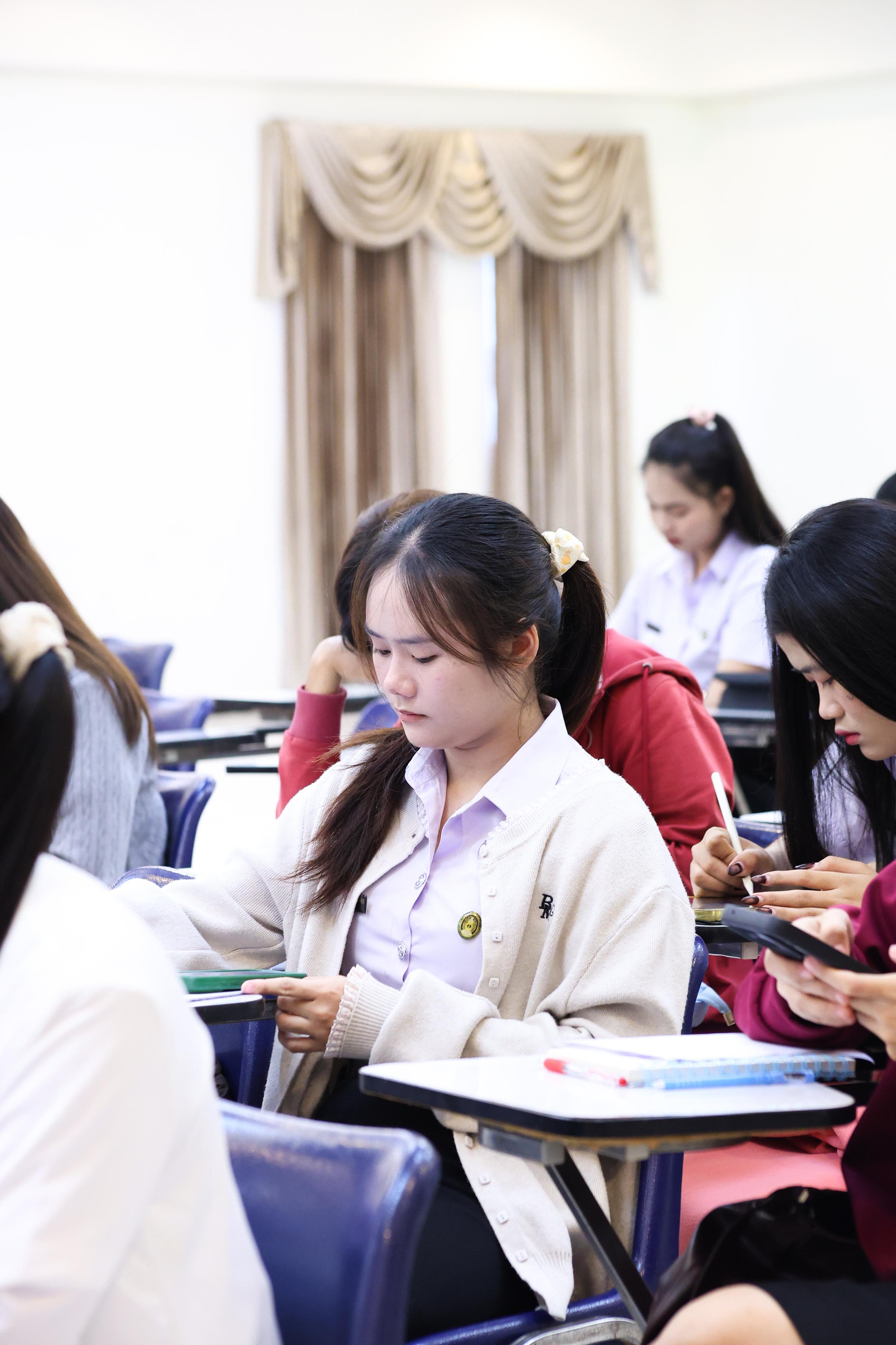 66. วันที่ 23 กันยายน 2569 คณะครุศาสตร์ มหาวิทยาลัยราชภัฏกำแพงเพชร ได้จัดการอาบรมติวสอบใบอนุญาติประกอบวิชาชีพให้กับนักศึกษาชั้นปี 3
