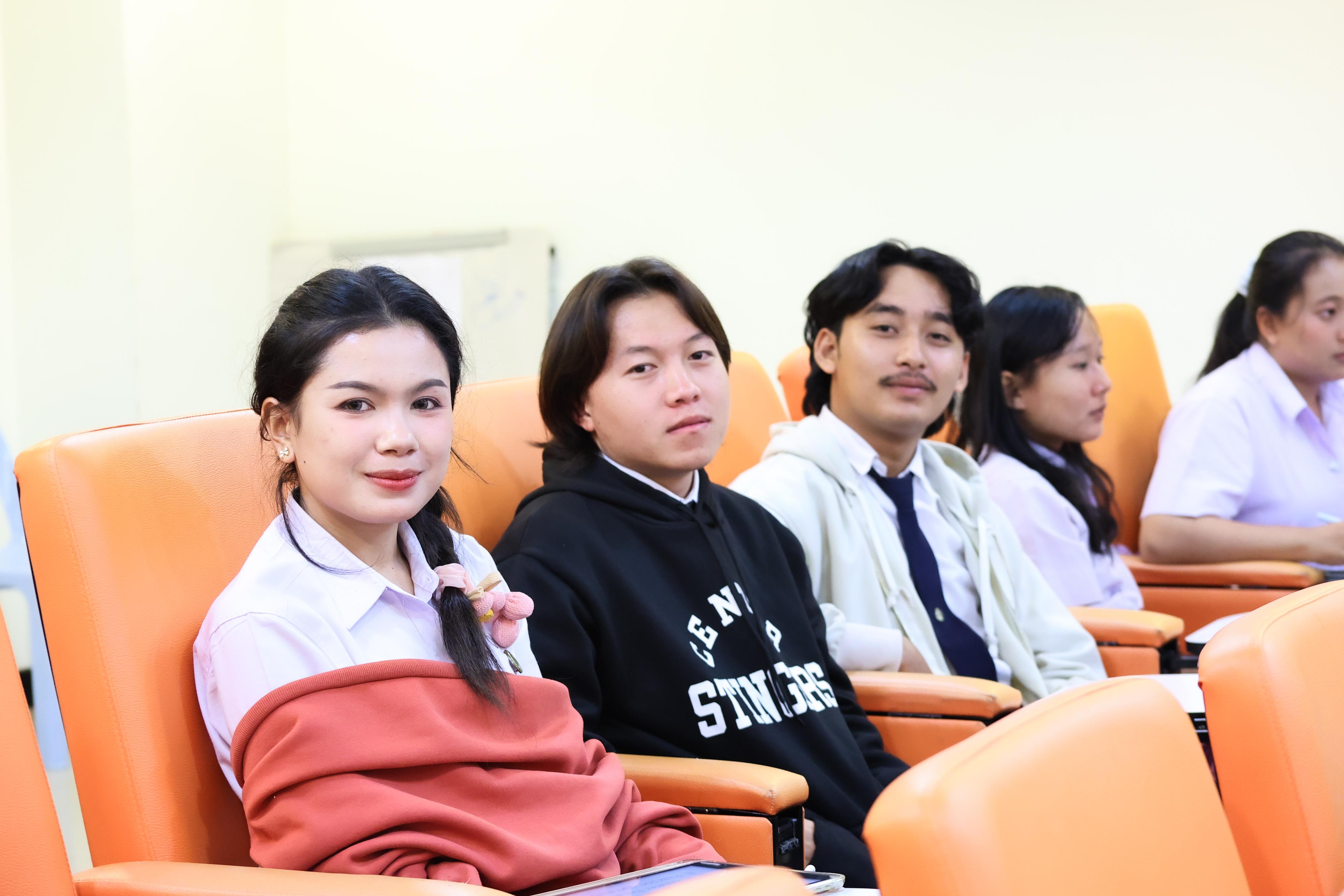 125. วันที่ 23 กันยายน 2569 คณะครุศาสตร์ มหาวิทยาลัยราชภัฏกำแพงเพชร ได้จัดการอาบรมติวสอบใบอนุญาติประกอบวิชาชีพให้กับนักศึกษาชั้นปี 3