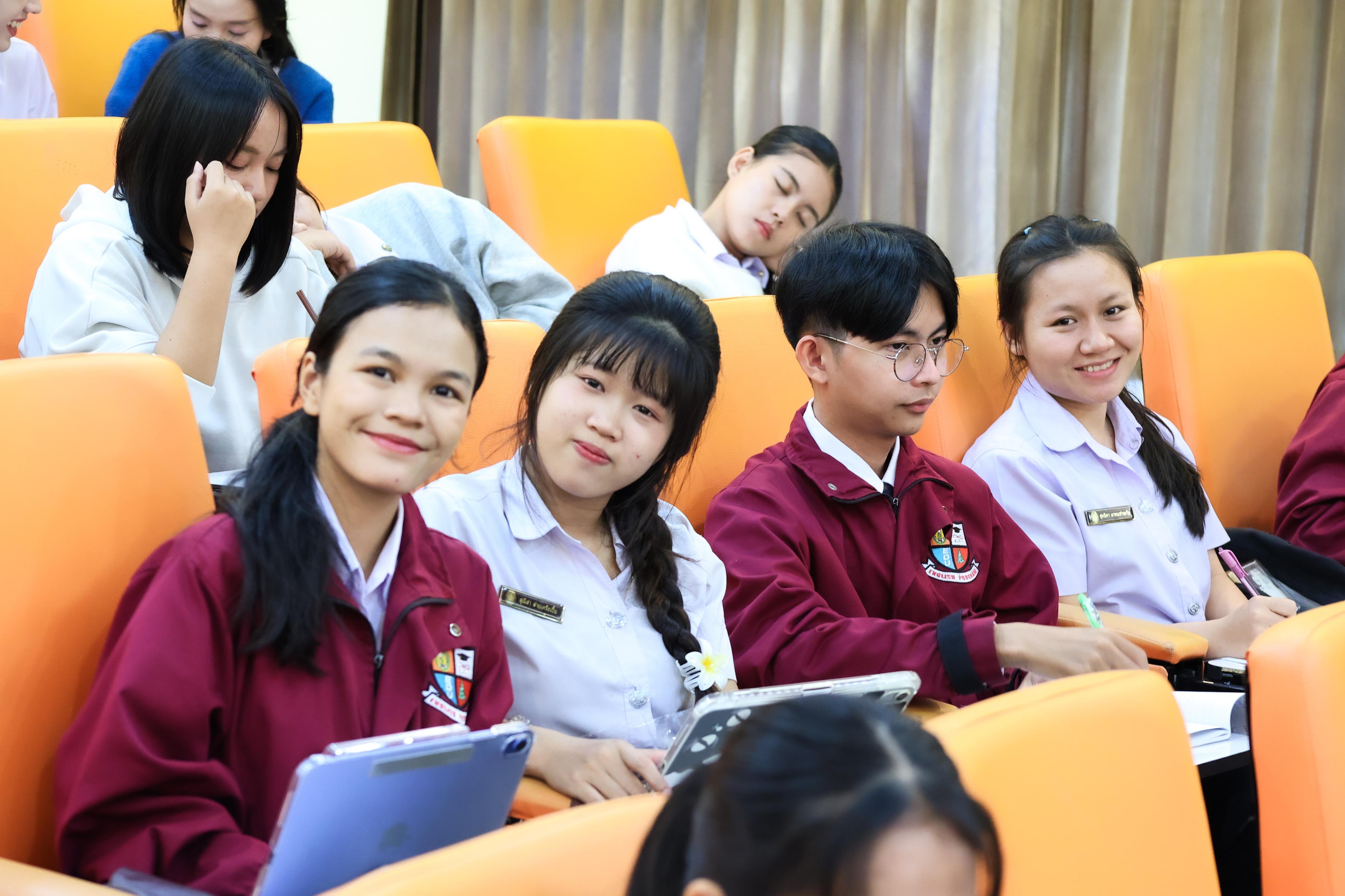 129. วันที่ 23 กันยายน 2569 คณะครุศาสตร์ มหาวิทยาลัยราชภัฏกำแพงเพชร ได้จัดการอาบรมติวสอบใบอนุญาติประกอบวิชาชีพให้กับนักศึกษาชั้นปี 3