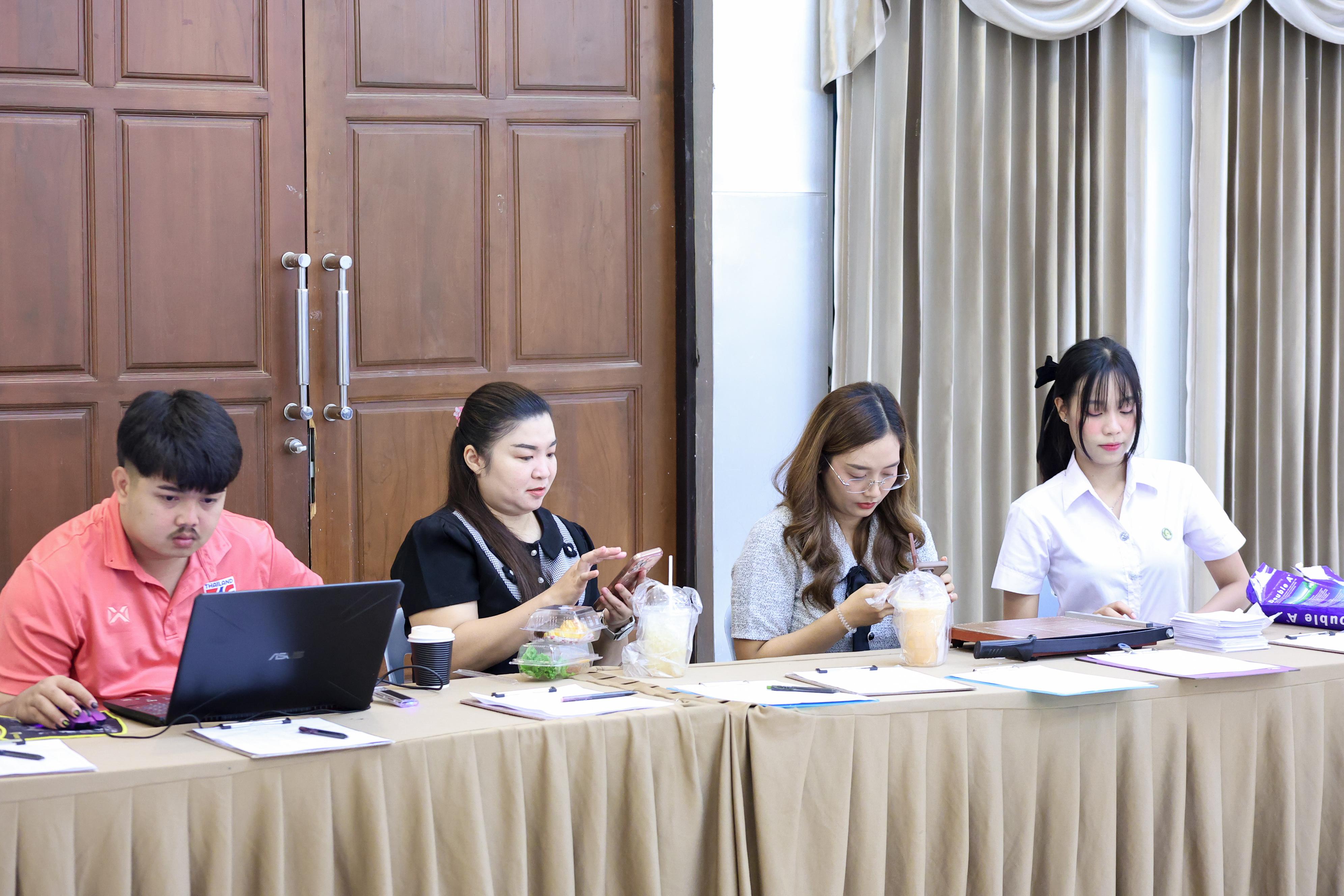 2. วันที่ 24 กันยายน 2569 คณะครุศาสตร์ มหาวิทยาลัยราชภัฏกำแพงเพชร ได้จัดการอบรมติวสอบใบอนุญาติประกอบวิชาชีพให้กับนักศึกษาชั้นปี 3