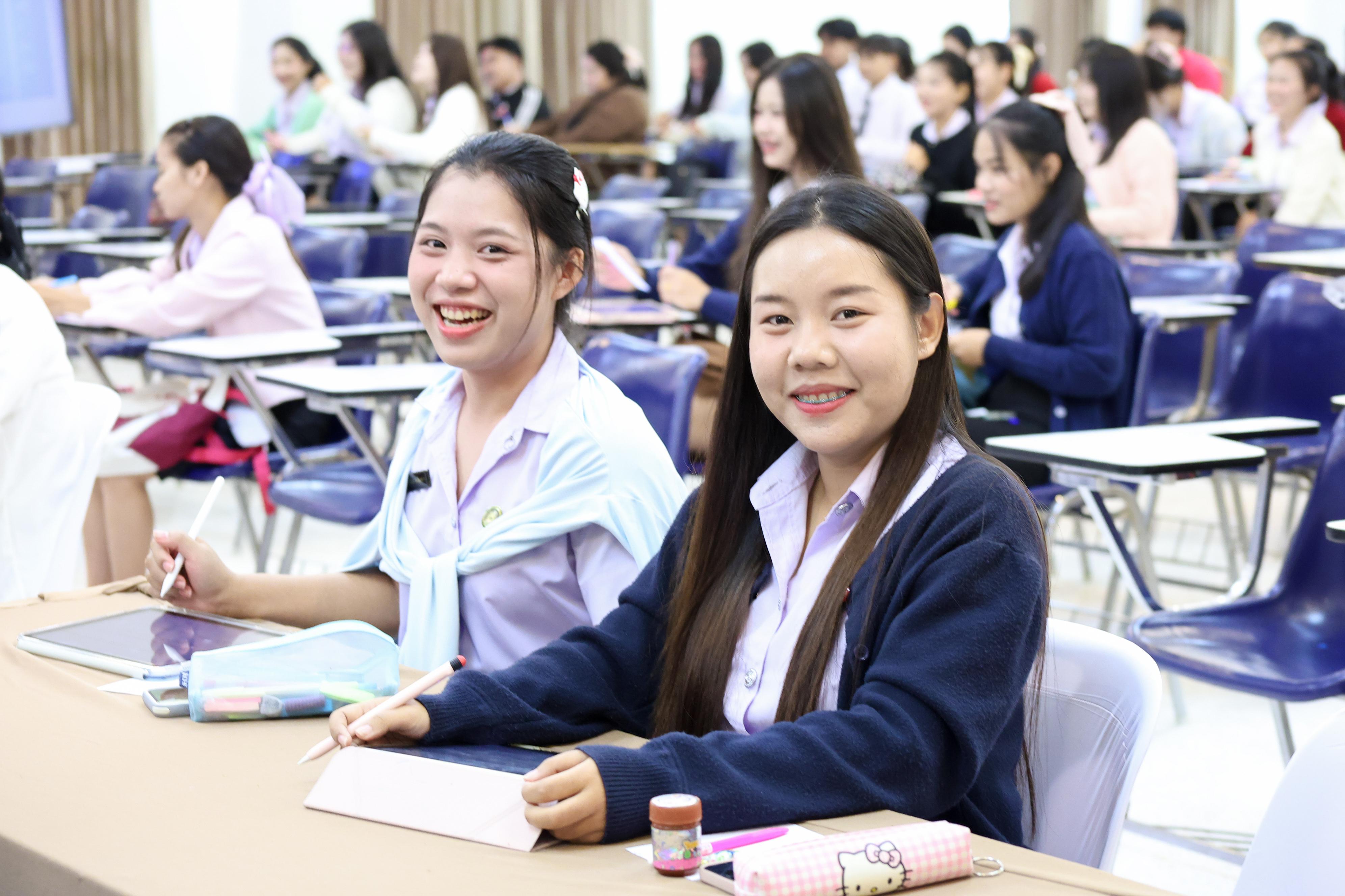 9. วันที่ 24 กันยายน 2569 คณะครุศาสตร์ มหาวิทยาลัยราชภัฏกำแพงเพชร ได้จัดการอบรมติวสอบใบอนุญาติประกอบวิชาชีพให้กับนักศึกษาชั้นปี 3