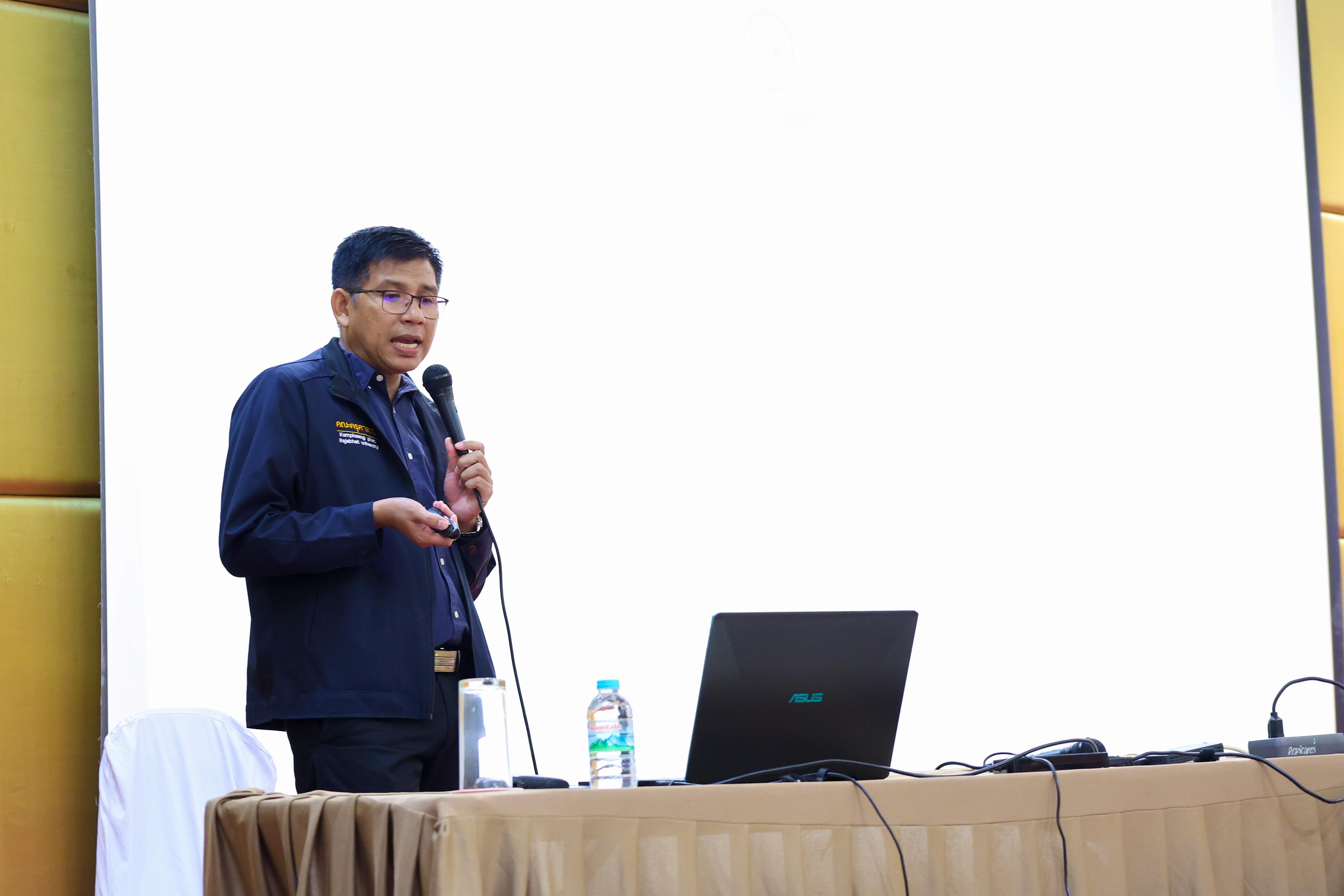 54. วันที่ 24 กันยายน 2569 คณะครุศาสตร์ มหาวิทยาลัยราชภัฏกำแพงเพชร ได้จัดการอบรมติวสอบใบอนุญาติประกอบวิชาชีพให้กับนักศึกษาชั้นปี 3