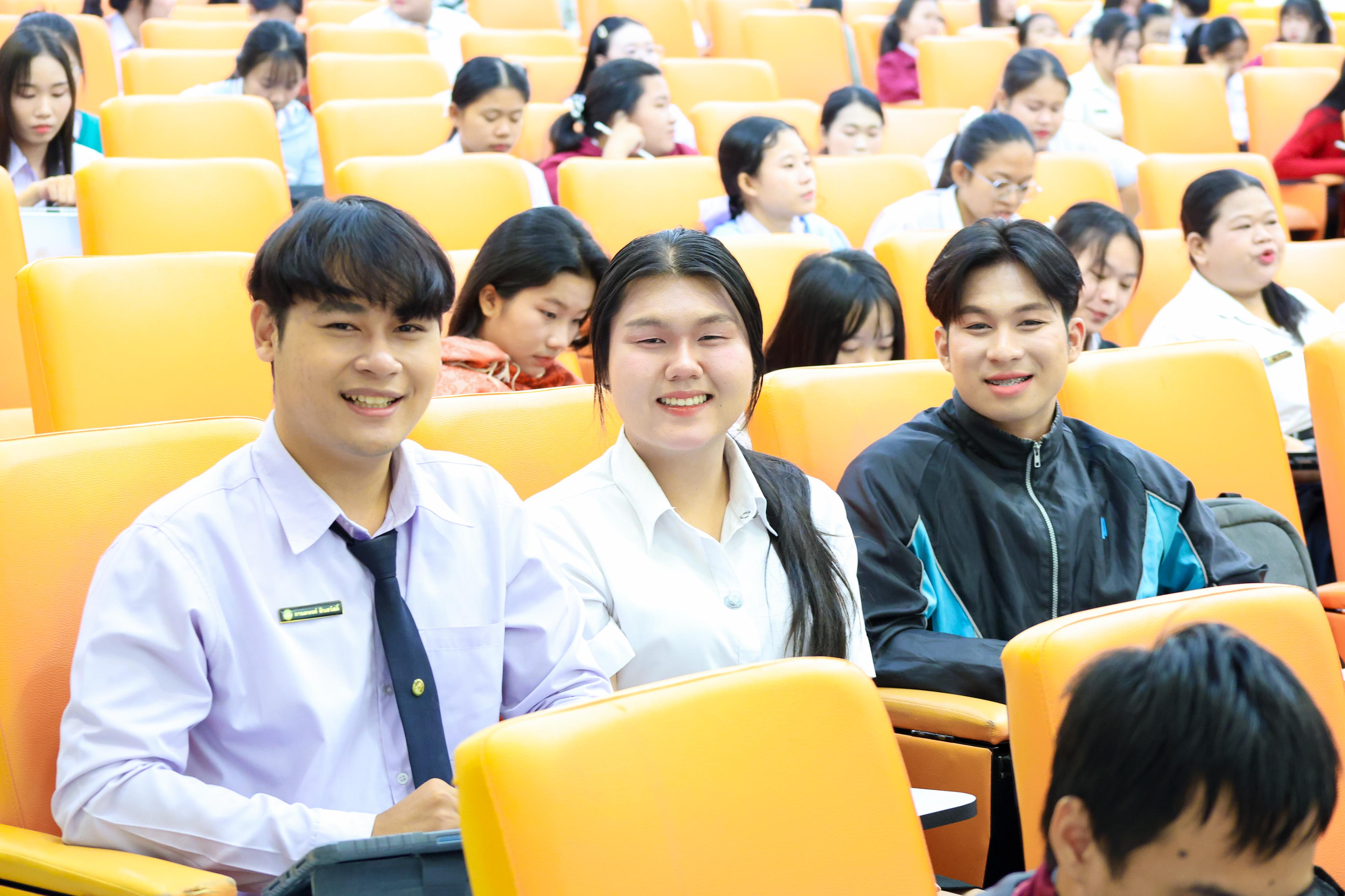 65. วันที่ 24 กันยายน 2569 คณะครุศาสตร์ มหาวิทยาลัยราชภัฏกำแพงเพชร ได้จัดการอบรมติวสอบใบอนุญาติประกอบวิชาชีพให้กับนักศึกษาชั้นปี 3