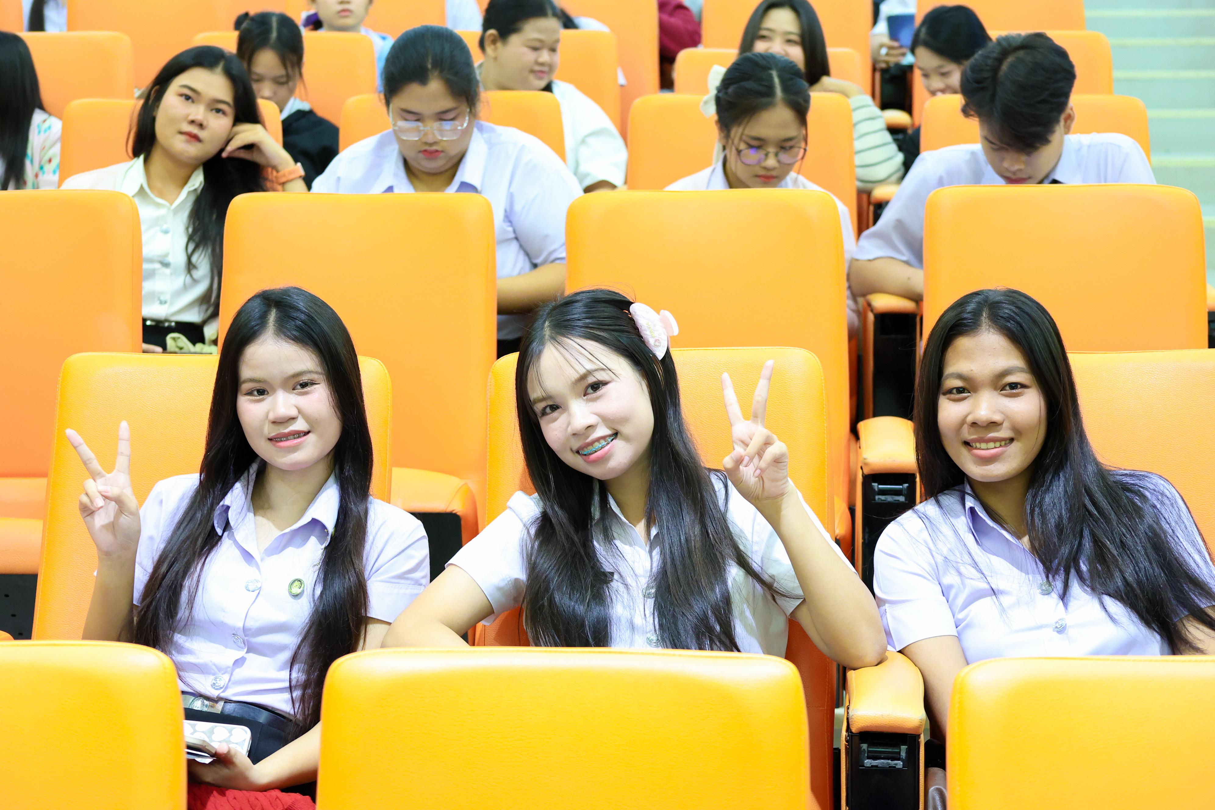 69. วันที่ 24 กันยายน 2569 คณะครุศาสตร์ มหาวิทยาลัยราชภัฏกำแพงเพชร ได้จัดการอบรมติวสอบใบอนุญาติประกอบวิชาชีพให้กับนักศึกษาชั้นปี 3