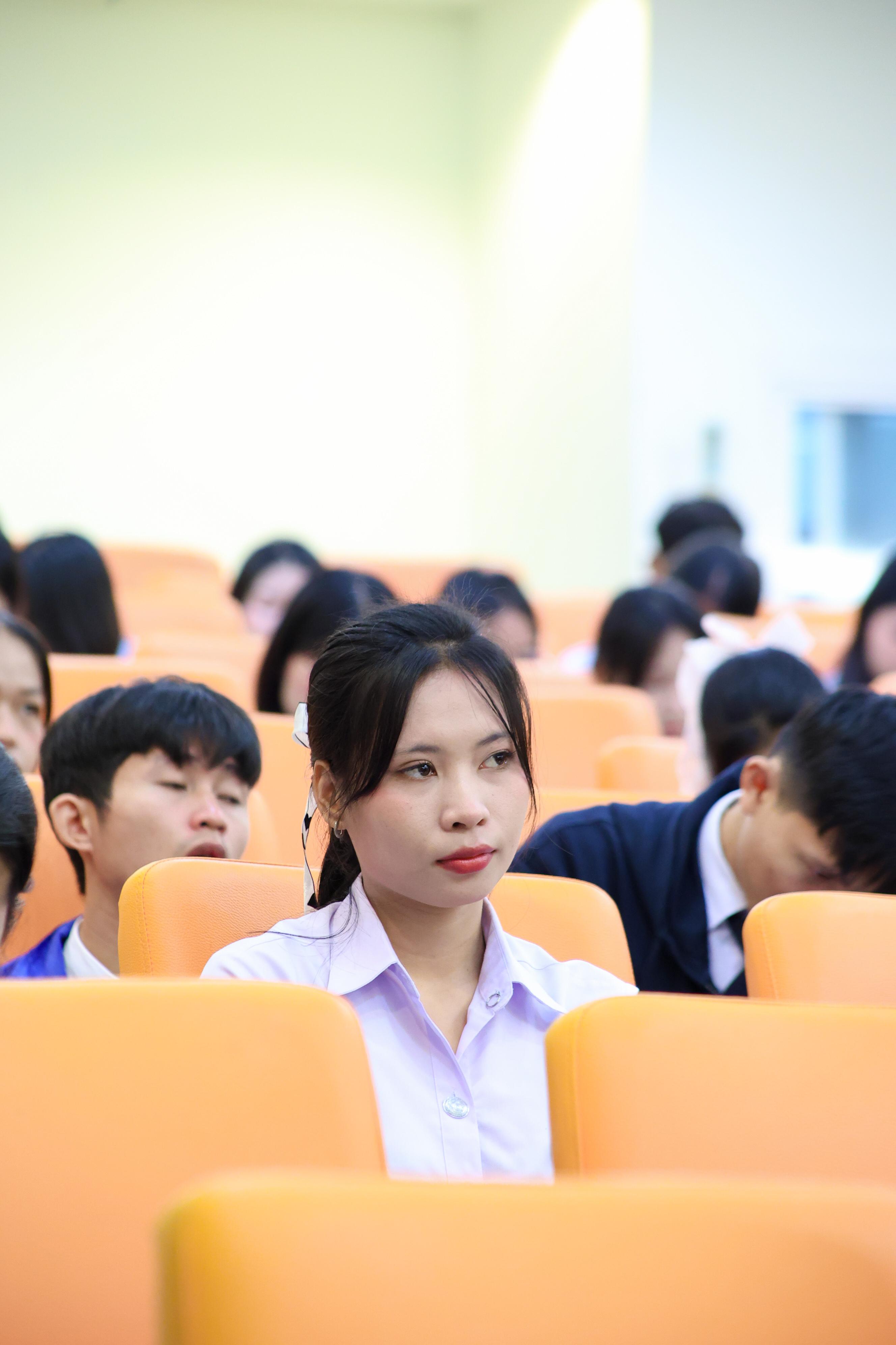 79. วันที่ 24 กันยายน 2569 คณะครุศาสตร์ มหาวิทยาลัยราชภัฏกำแพงเพชร ได้จัดการอบรมติวสอบใบอนุญาติประกอบวิชาชีพให้กับนักศึกษาชั้นปี 3