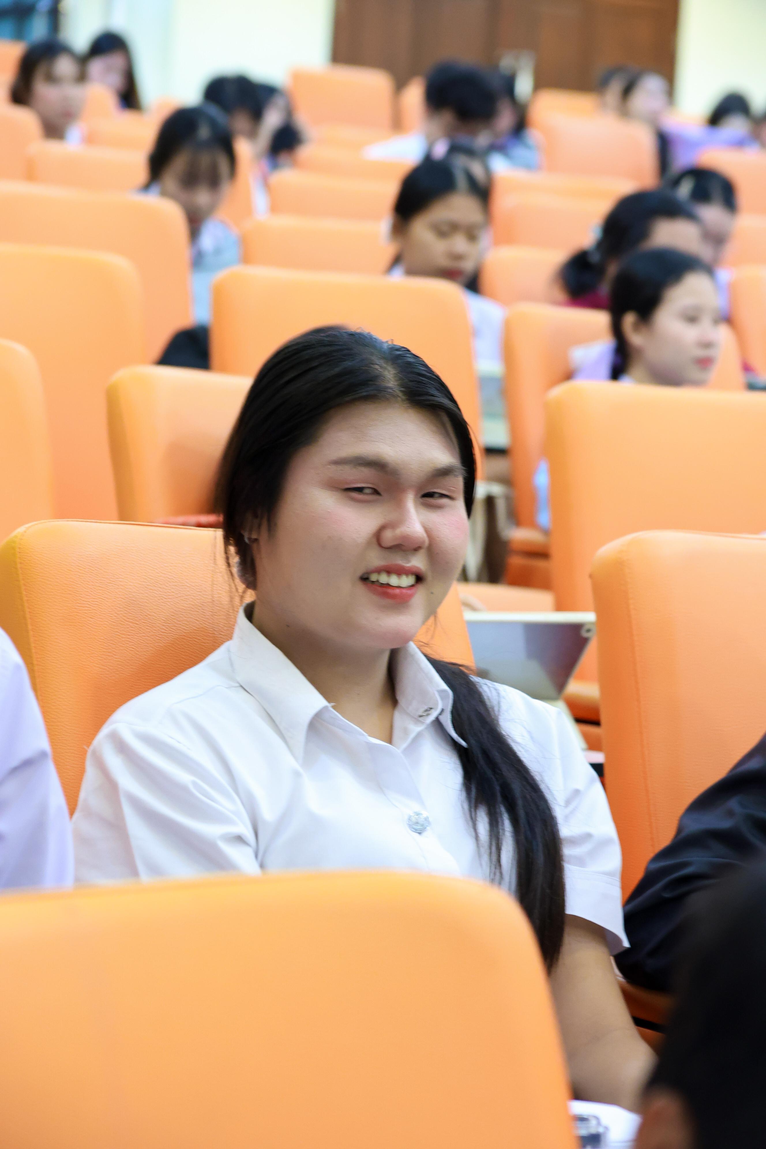 80. วันที่ 24 กันยายน 2569 คณะครุศาสตร์ มหาวิทยาลัยราชภัฏกำแพงเพชร ได้จัดการอบรมติวสอบใบอนุญาติประกอบวิชาชีพให้กับนักศึกษาชั้นปี 3