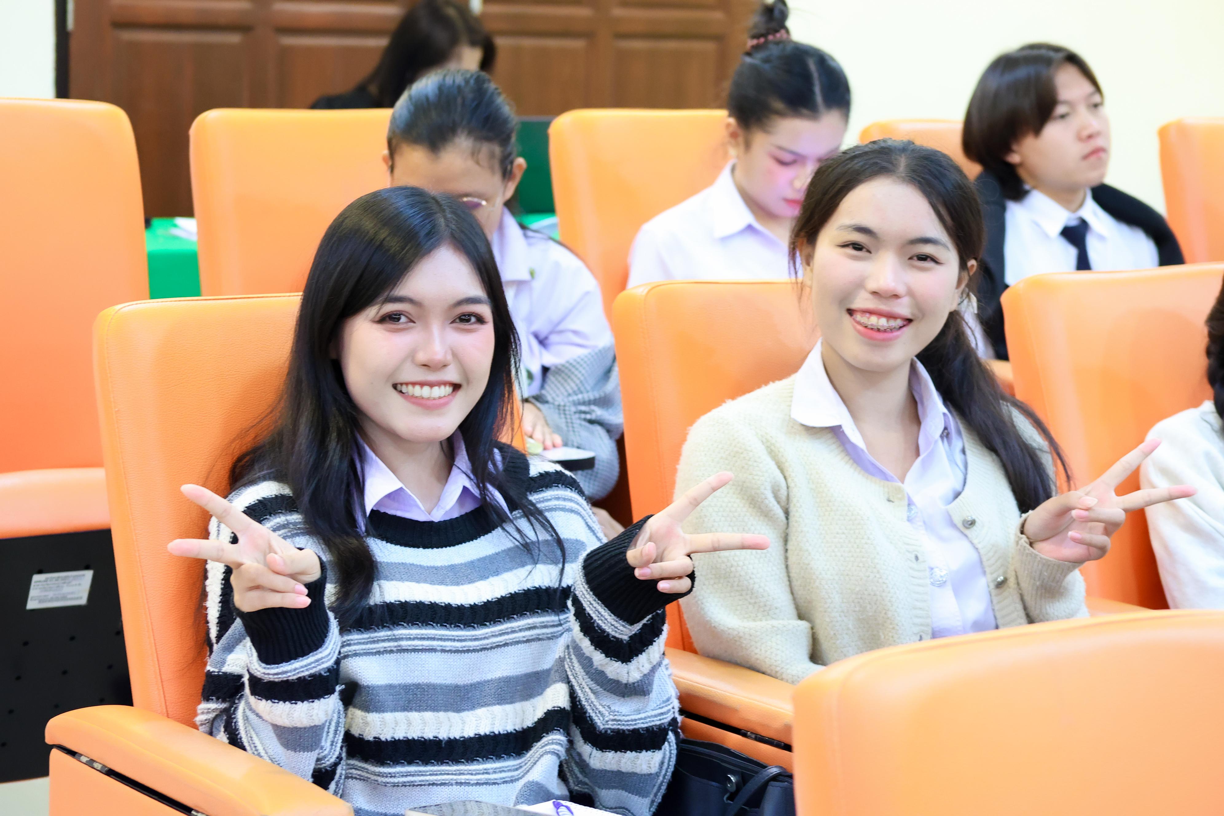 111. วันที่ 24 กันยายน 2569 คณะครุศาสตร์ มหาวิทยาลัยราชภัฏกำแพงเพชร ได้จัดการอบรมติวสอบใบอนุญาติประกอบวิชาชีพให้กับนักศึกษาชั้นปี 3