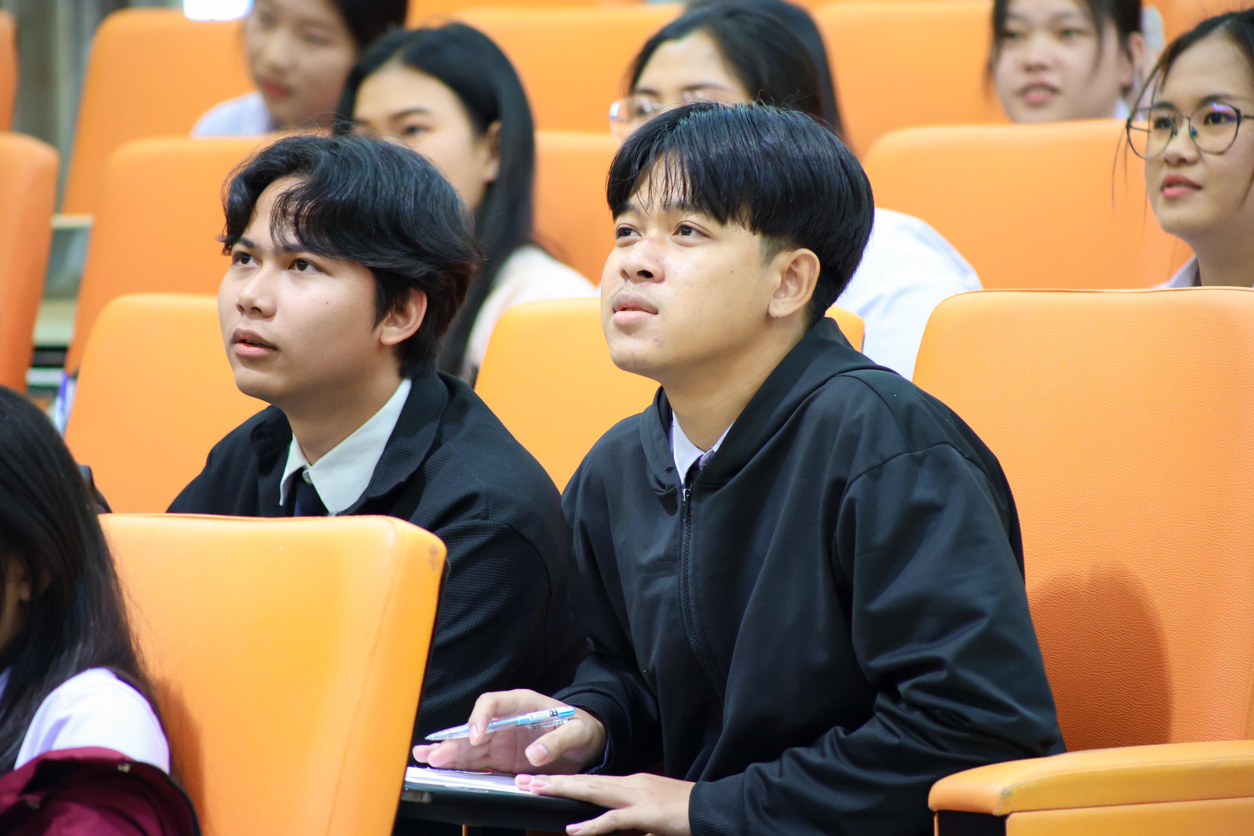 157. วันที่ 24 กันยายน 2569 คณะครุศาสตร์ มหาวิทยาลัยราชภัฏกำแพงเพชร ได้จัดการอบรมติวสอบใบอนุญาติประกอบวิชาชีพให้กับนักศึกษาชั้นปี 3