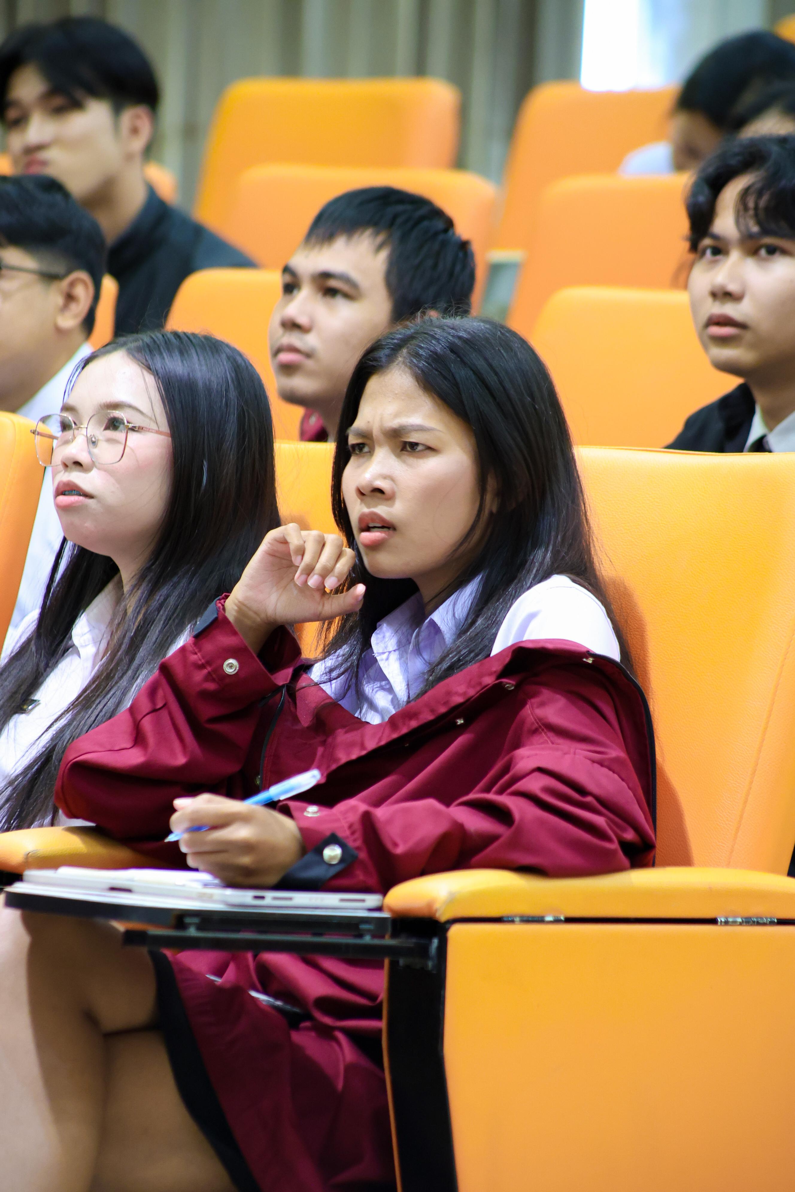 159. วันที่ 24 กันยายน 2569 คณะครุศาสตร์ มหาวิทยาลัยราชภัฏกำแพงเพชร ได้จัดการอบรมติวสอบใบอนุญาติประกอบวิชาชีพให้กับนักศึกษาชั้นปี 3