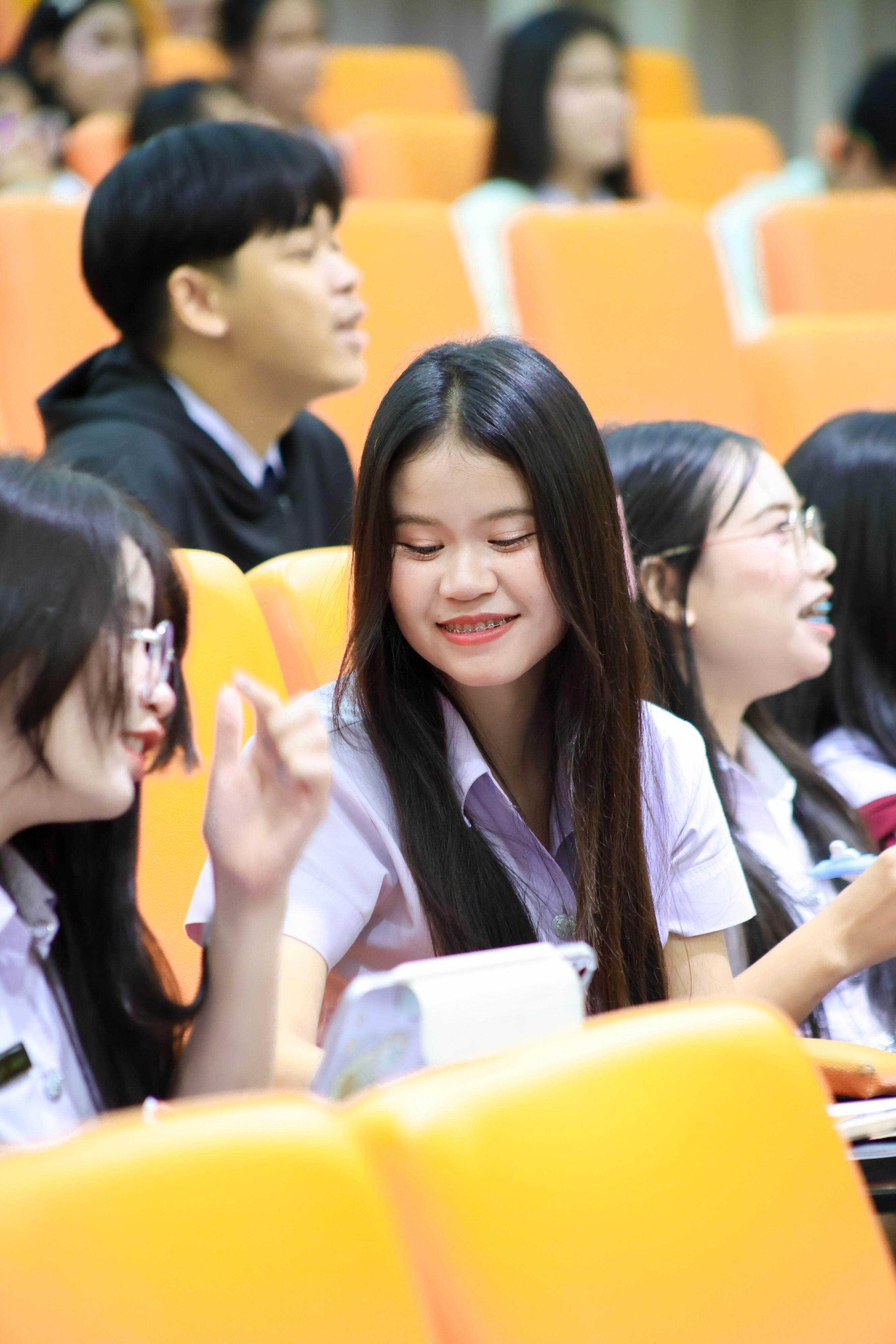 173. วันที่ 24 กันยายน 2569 คณะครุศาสตร์ มหาวิทยาลัยราชภัฏกำแพงเพชร ได้จัดการอบรมติวสอบใบอนุญาติประกอบวิชาชีพให้กับนักศึกษาชั้นปี 3