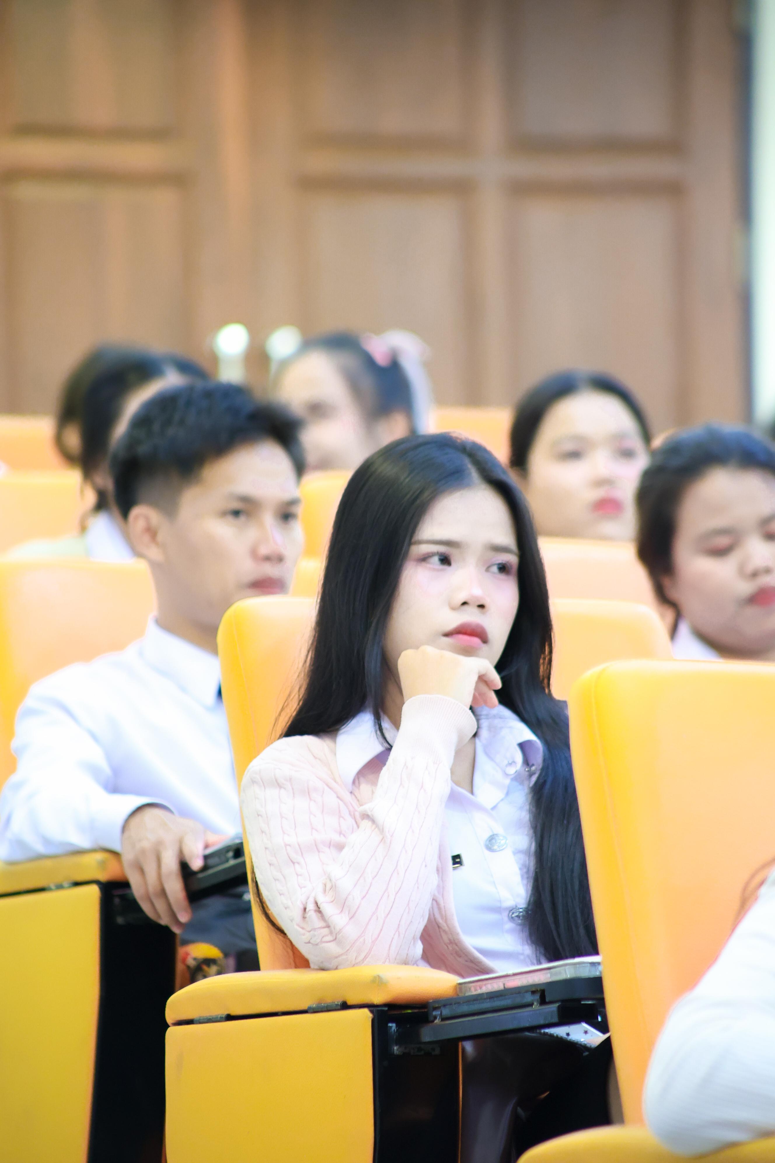 176. วันที่ 24 กันยายน 2569 คณะครุศาสตร์ มหาวิทยาลัยราชภัฏกำแพงเพชร ได้จัดการอบรมติวสอบใบอนุญาติประกอบวิชาชีพให้กับนักศึกษาชั้นปี 3
