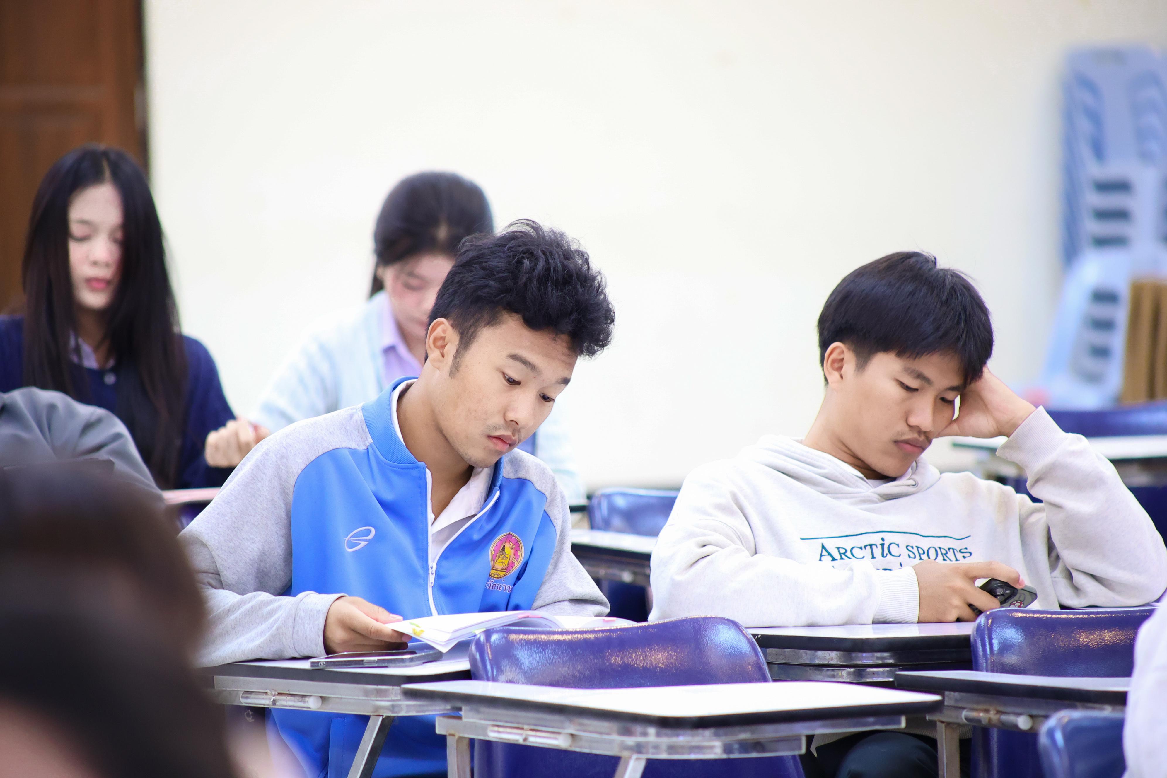 205. วันที่ 24 กันยายน 2569 คณะครุศาสตร์ มหาวิทยาลัยราชภัฏกำแพงเพชร ได้จัดการอบรมติวสอบใบอนุญาติประกอบวิชาชีพให้กับนักศึกษาชั้นปี 3