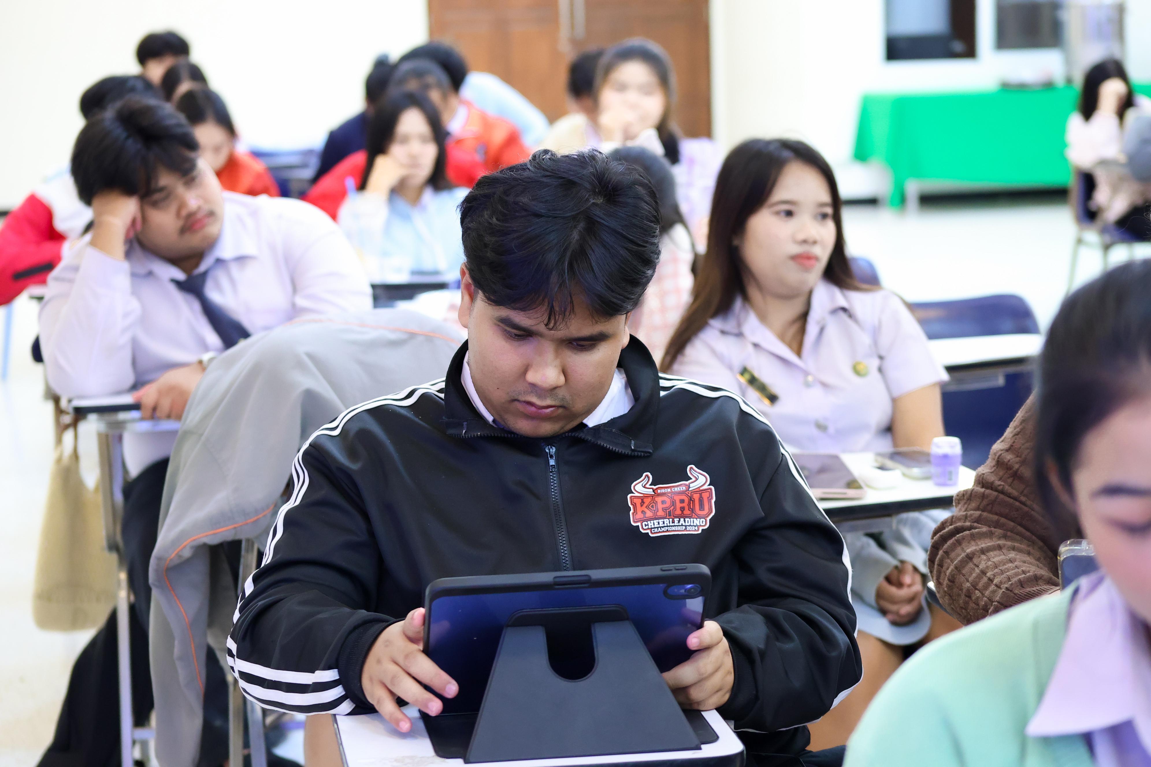 209. วันที่ 24 กันยายน 2569 คณะครุศาสตร์ มหาวิทยาลัยราชภัฏกำแพงเพชร ได้จัดการอบรมติวสอบใบอนุญาติประกอบวิชาชีพให้กับนักศึกษาชั้นปี 3