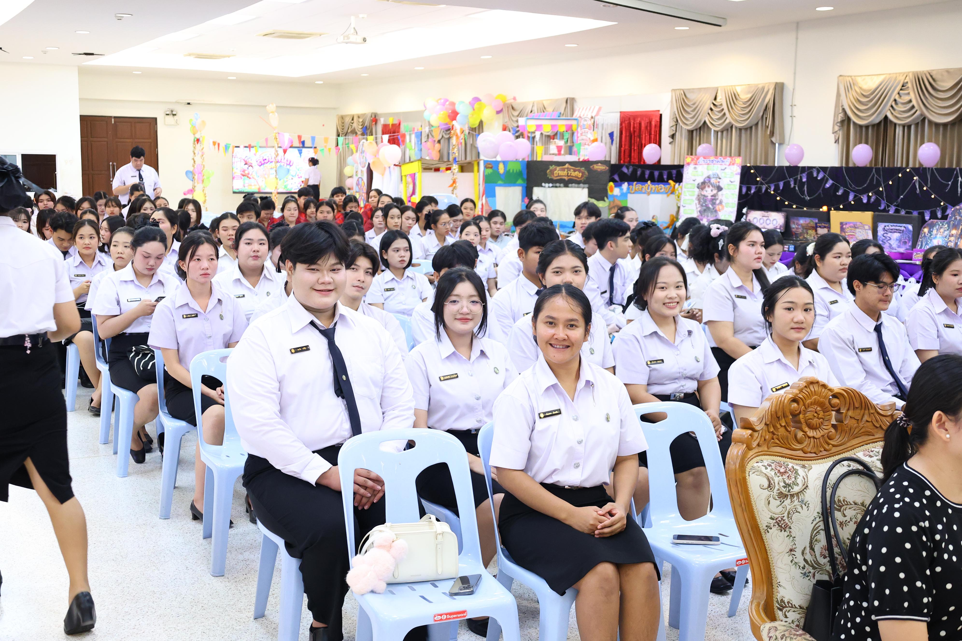 18. วันที่ 30 กันยายน 2569 โปรแกรมวิชาภาษาไทย คณะครุศาสตร์ มหาวิทยาลัยราชภัฏกำแพงเพชร ได้จัดนิทรรศแสดงสื่อภาษาไทย ณ ห้องประชุมคุรุร่มสัก1 คณะครุศาสตร์ มหาวิทยาลัยราชภัฏกำแพงเพชร