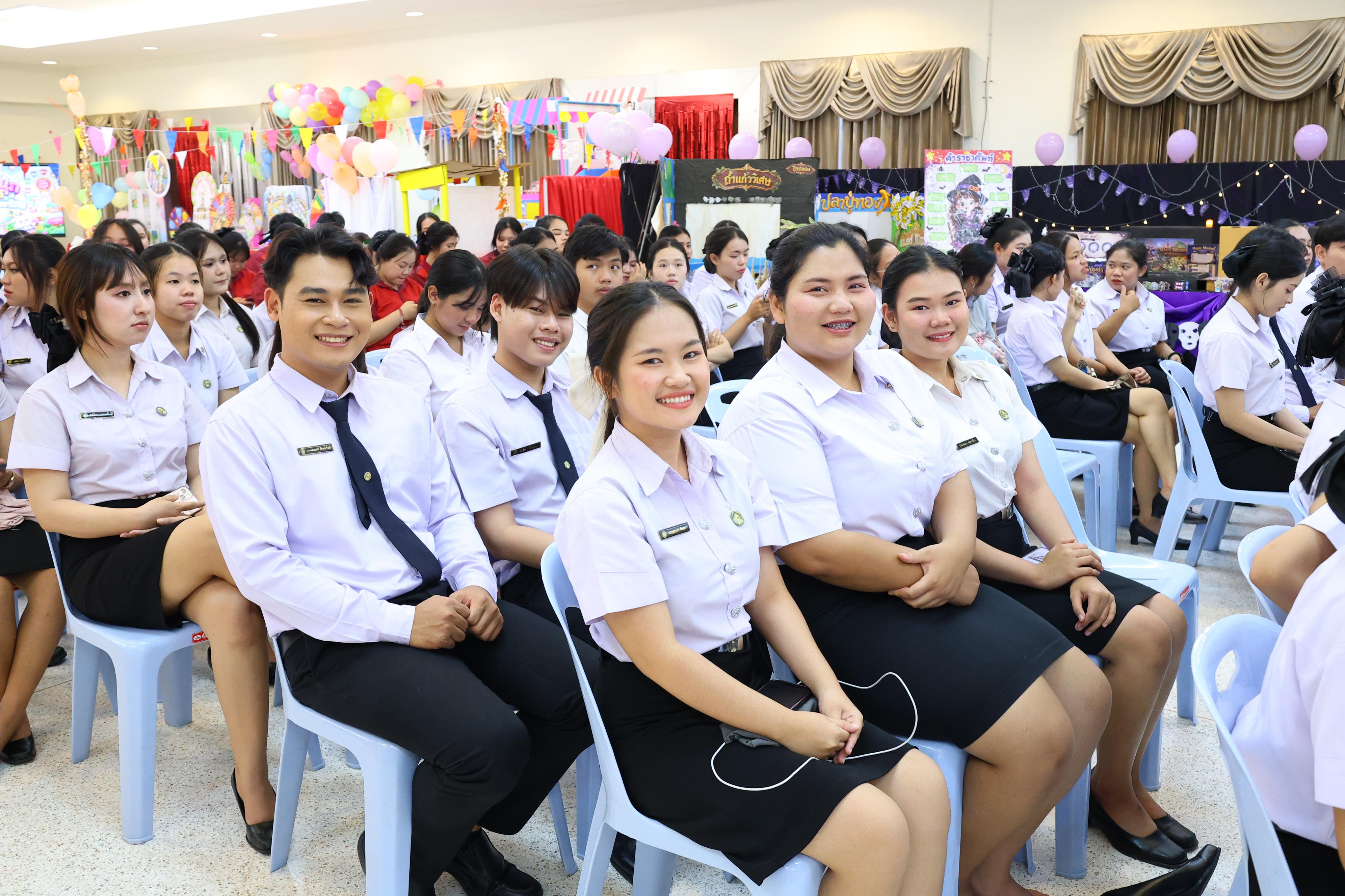 33. วันที่ 30 กันยายน 2569 โปรแกรมวิชาภาษาไทย คณะครุศาสตร์ มหาวิทยาลัยราชภัฏกำแพงเพชร ได้จัดนิทรรศแสดงสื่อภาษาไทย ณ ห้องประชุมคุรุร่มสัก1 คณะครุศาสตร์ มหาวิทยาลัยราชภัฏกำแพงเพชร