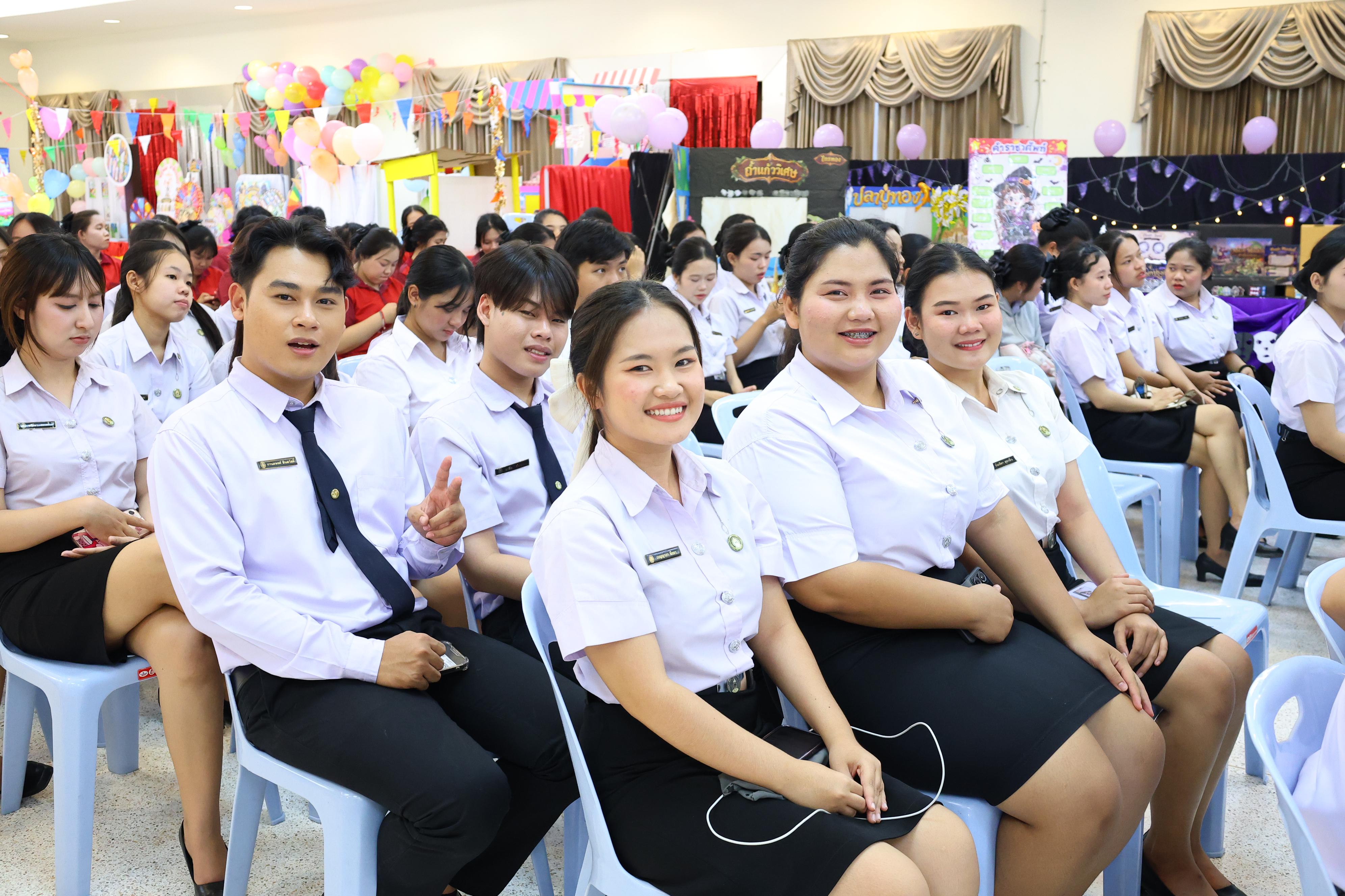 34. วันที่ 30 กันยายน 2569 โปรแกรมวิชาภาษาไทย คณะครุศาสตร์ มหาวิทยาลัยราชภัฏกำแพงเพชร ได้จัดนิทรรศแสดงสื่อภาษาไทย ณ ห้องประชุมคุรุร่มสัก1 คณะครุศาสตร์ มหาวิทยาลัยราชภัฏกำแพงเพชร