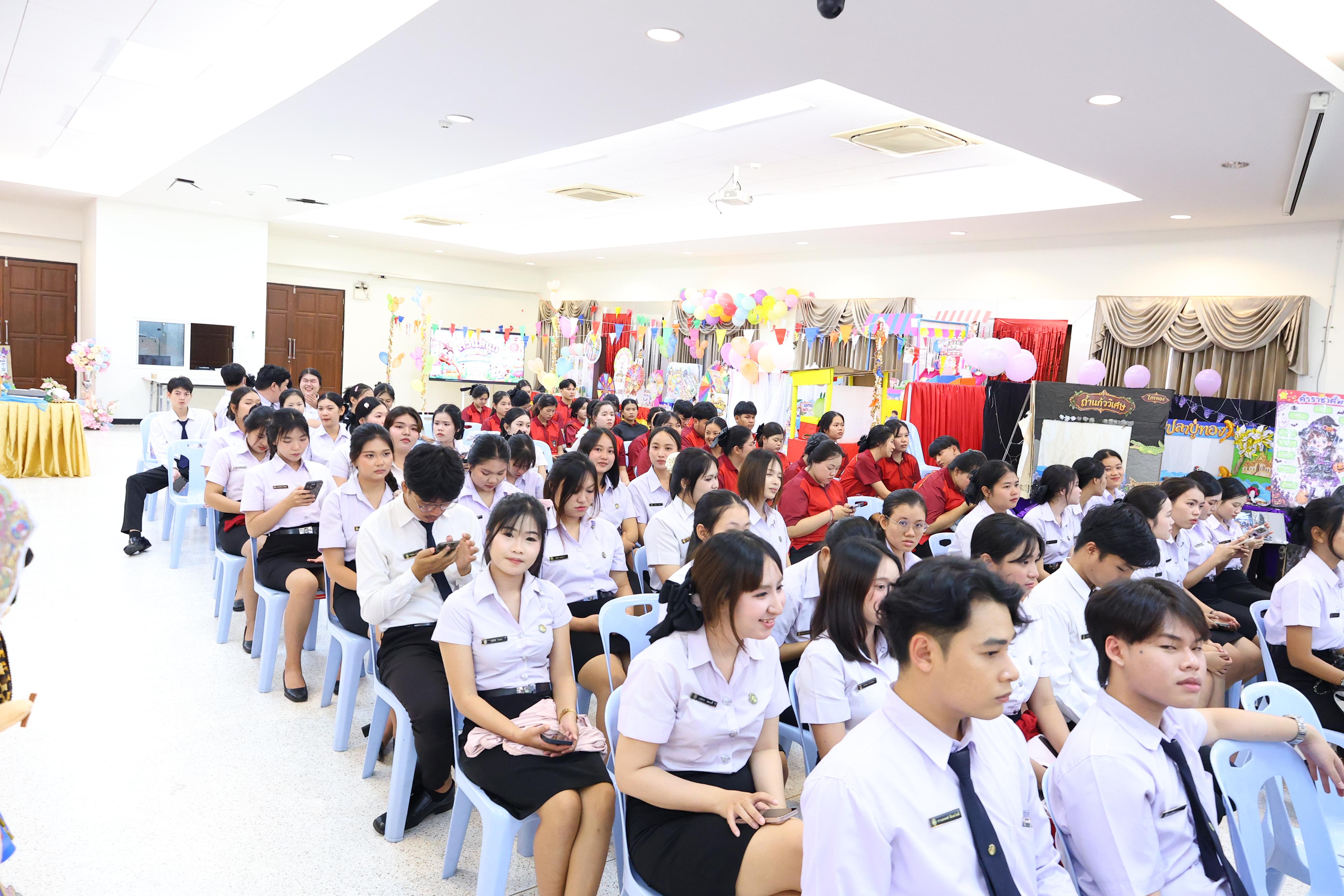 83. วันที่ 30 กันยายน 2569 โปรแกรมวิชาภาษาไทย คณะครุศาสตร์ มหาวิทยาลัยราชภัฏกำแพงเพชร ได้จัดนิทรรศแสดงสื่อภาษาไทย ณ ห้องประชุมคุรุร่มสัก1 คณะครุศาสตร์ มหาวิทยาลัยราชภัฏกำแพงเพชร