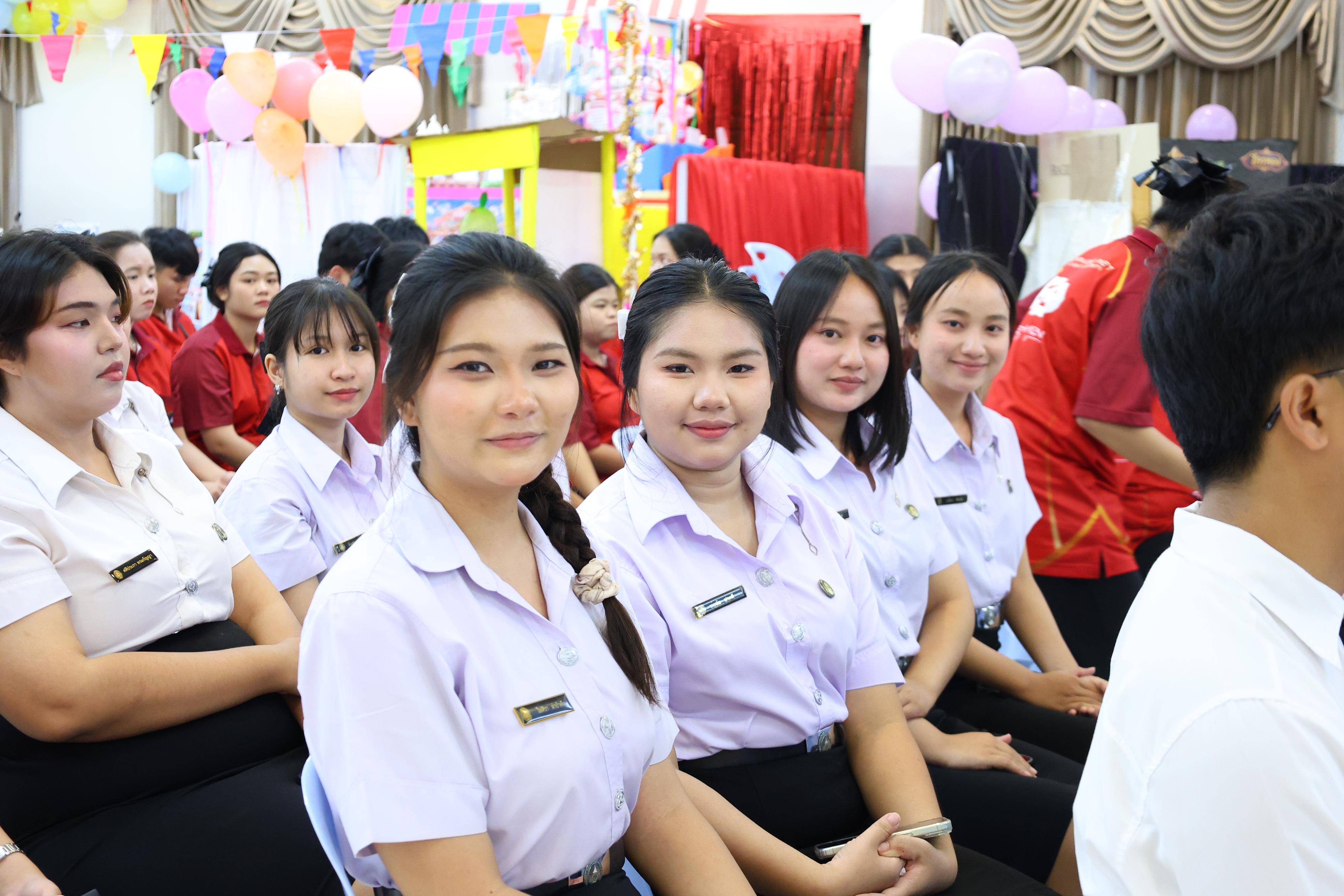 88. วันที่ 30 กันยายน 2569 โปรแกรมวิชาภาษาไทย คณะครุศาสตร์ มหาวิทยาลัยราชภัฏกำแพงเพชร ได้จัดนิทรรศแสดงสื่อภาษาไทย ณ ห้องประชุมคุรุร่มสัก1 คณะครุศาสตร์ มหาวิทยาลัยราชภัฏกำแพงเพชร