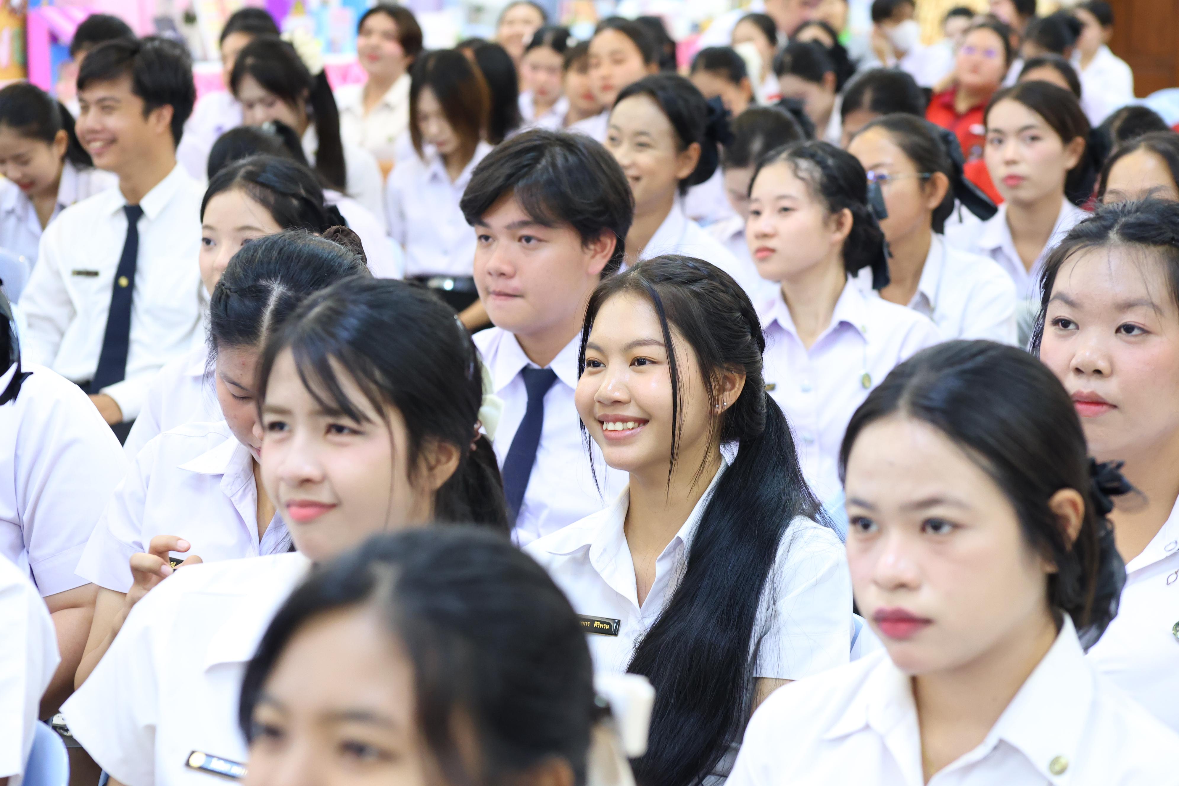 128. วันที่ 30 กันยายน 2569 โปรแกรมวิชาภาษาไทย คณะครุศาสตร์ มหาวิทยาลัยราชภัฏกำแพงเพชร ได้จัดนิทรรศแสดงสื่อภาษาไทย ณ ห้องประชุมคุรุร่มสัก1 คณะครุศาสตร์ มหาวิทยาลัยราชภัฏกำแพงเพชร