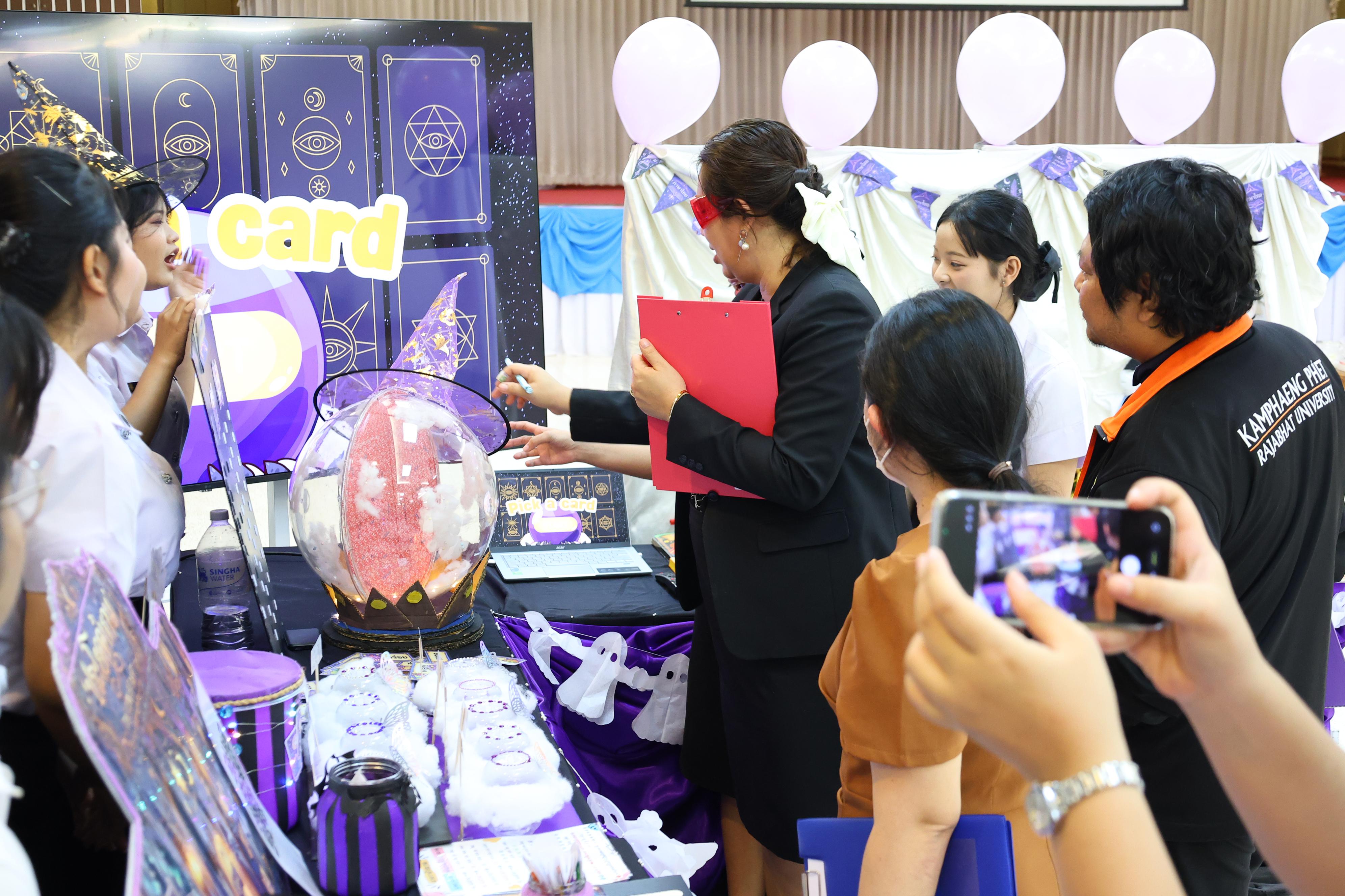 176. วันที่ 30 กันยายน 2569 โปรแกรมวิชาภาษาไทย คณะครุศาสตร์ มหาวิทยาลัยราชภัฏกำแพงเพชร ได้จัดนิทรรศแสดงสื่อภาษาไทย ณ ห้องประชุมคุรุร่มสัก1 คณะครุศาสตร์ มหาวิทยาลัยราชภัฏกำแพงเพชร