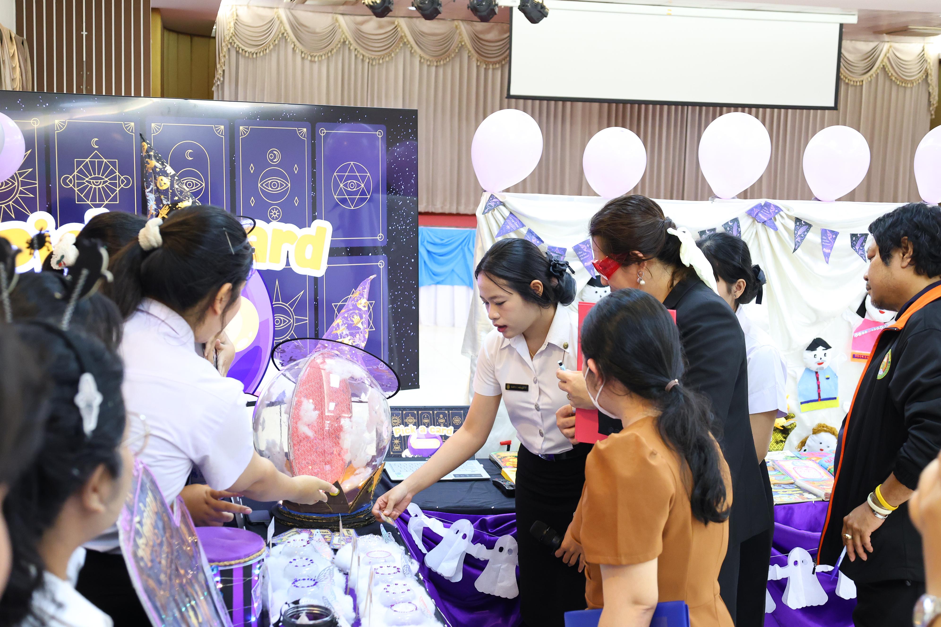177. วันที่ 30 กันยายน 2569 โปรแกรมวิชาภาษาไทย คณะครุศาสตร์ มหาวิทยาลัยราชภัฏกำแพงเพชร ได้จัดนิทรรศแสดงสื่อภาษาไทย ณ ห้องประชุมคุรุร่มสัก1 คณะครุศาสตร์ มหาวิทยาลัยราชภัฏกำแพงเพชร