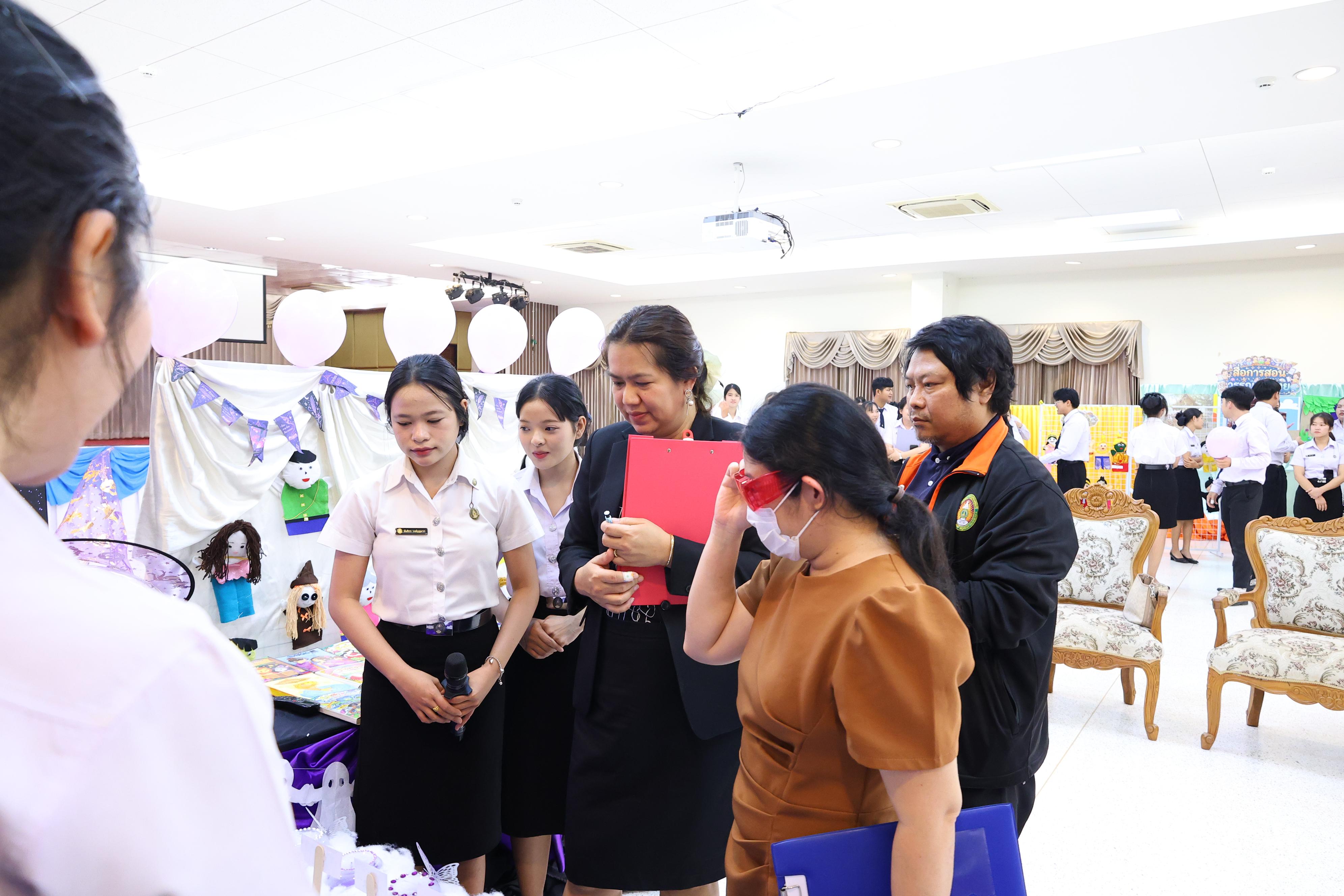 179. วันที่ 30 กันยายน 2569 โปรแกรมวิชาภาษาไทย คณะครุศาสตร์ มหาวิทยาลัยราชภัฏกำแพงเพชร ได้จัดนิทรรศแสดงสื่อภาษาไทย ณ ห้องประชุมคุรุร่มสัก1 คณะครุศาสตร์ มหาวิทยาลัยราชภัฏกำแพงเพชร