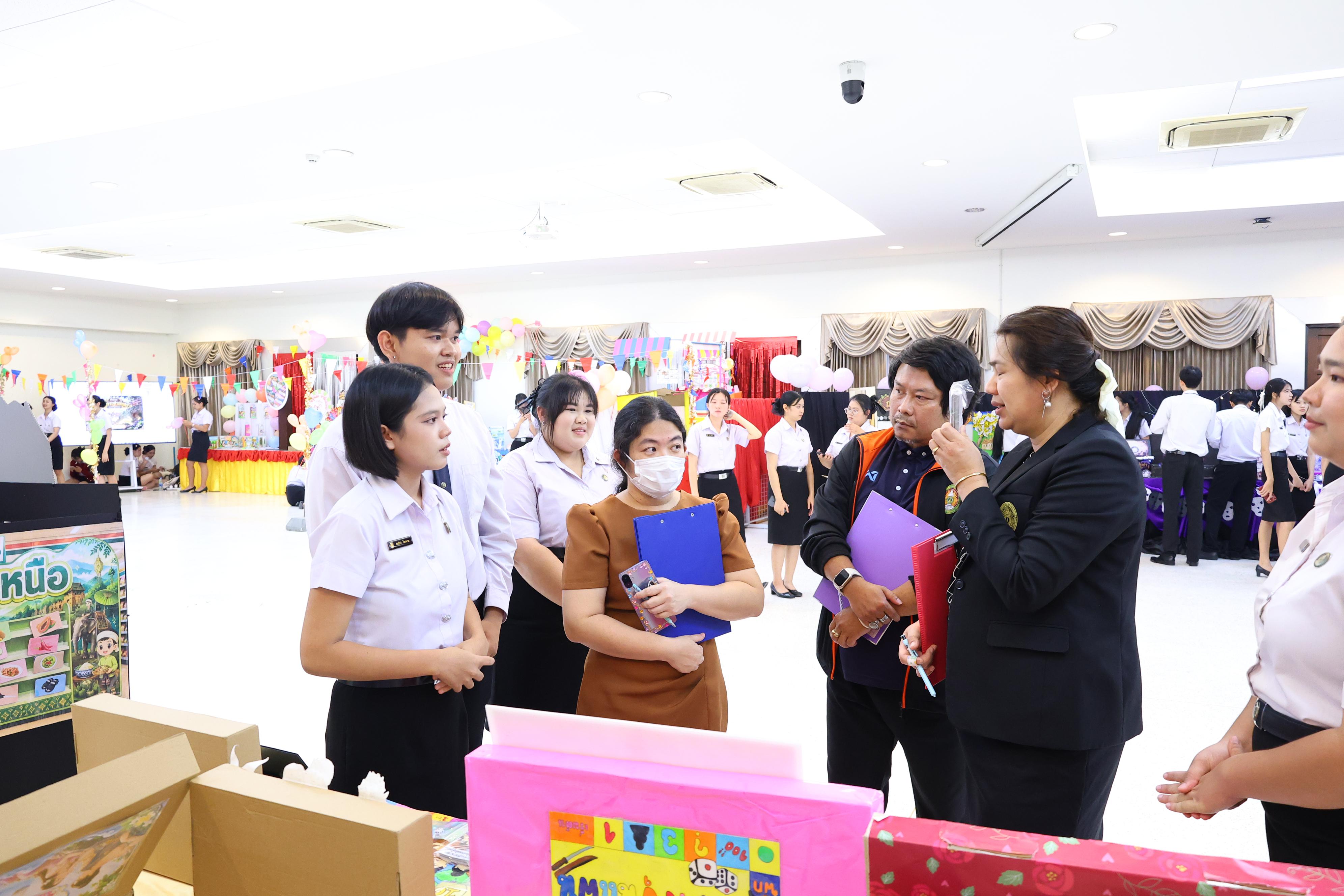 217. วันที่ 30 กันยายน 2569 โปรแกรมวิชาภาษาไทย คณะครุศาสตร์ มหาวิทยาลัยราชภัฏกำแพงเพชร ได้จัดนิทรรศแสดงสื่อภาษาไทย ณ ห้องประชุมคุรุร่มสัก1 คณะครุศาสตร์ มหาวิทยาลัยราชภัฏกำแพงเพชร