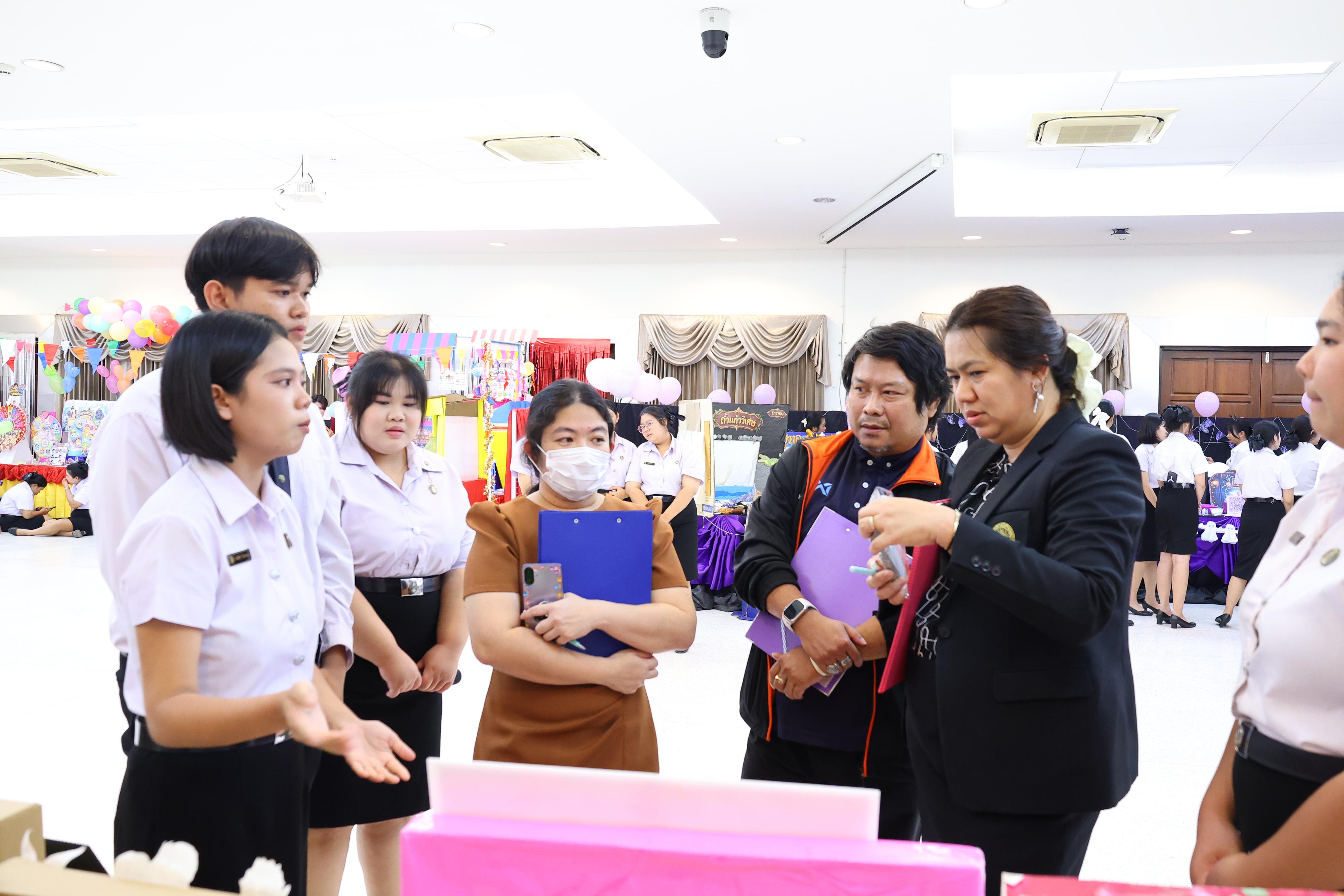 220. วันที่ 30 กันยายน 2569 โปรแกรมวิชาภาษาไทย คณะครุศาสตร์ มหาวิทยาลัยราชภัฏกำแพงเพชร ได้จัดนิทรรศแสดงสื่อภาษาไทย ณ ห้องประชุมคุรุร่มสัก1 คณะครุศาสตร์ มหาวิทยาลัยราชภัฏกำแพงเพชร