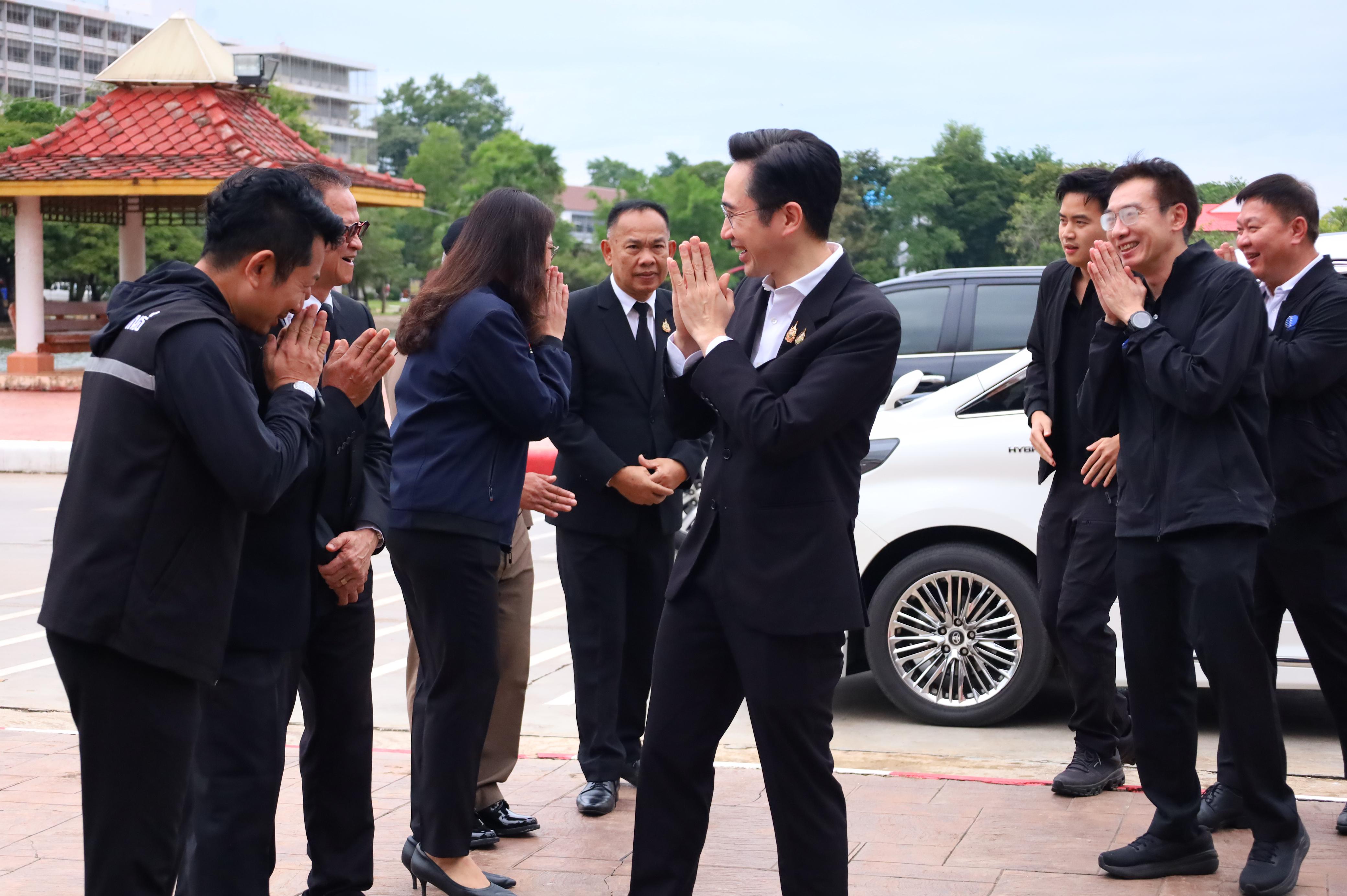 32. การขับเคลื่อนมหาวิทยาลัยราชภัฏสู่การเป็นคลังสมองของจังหวัดด้วยการผลิตบัณฑิต วิจัยและนวัตกรรมที่ตอบโจทย์พื้นที่