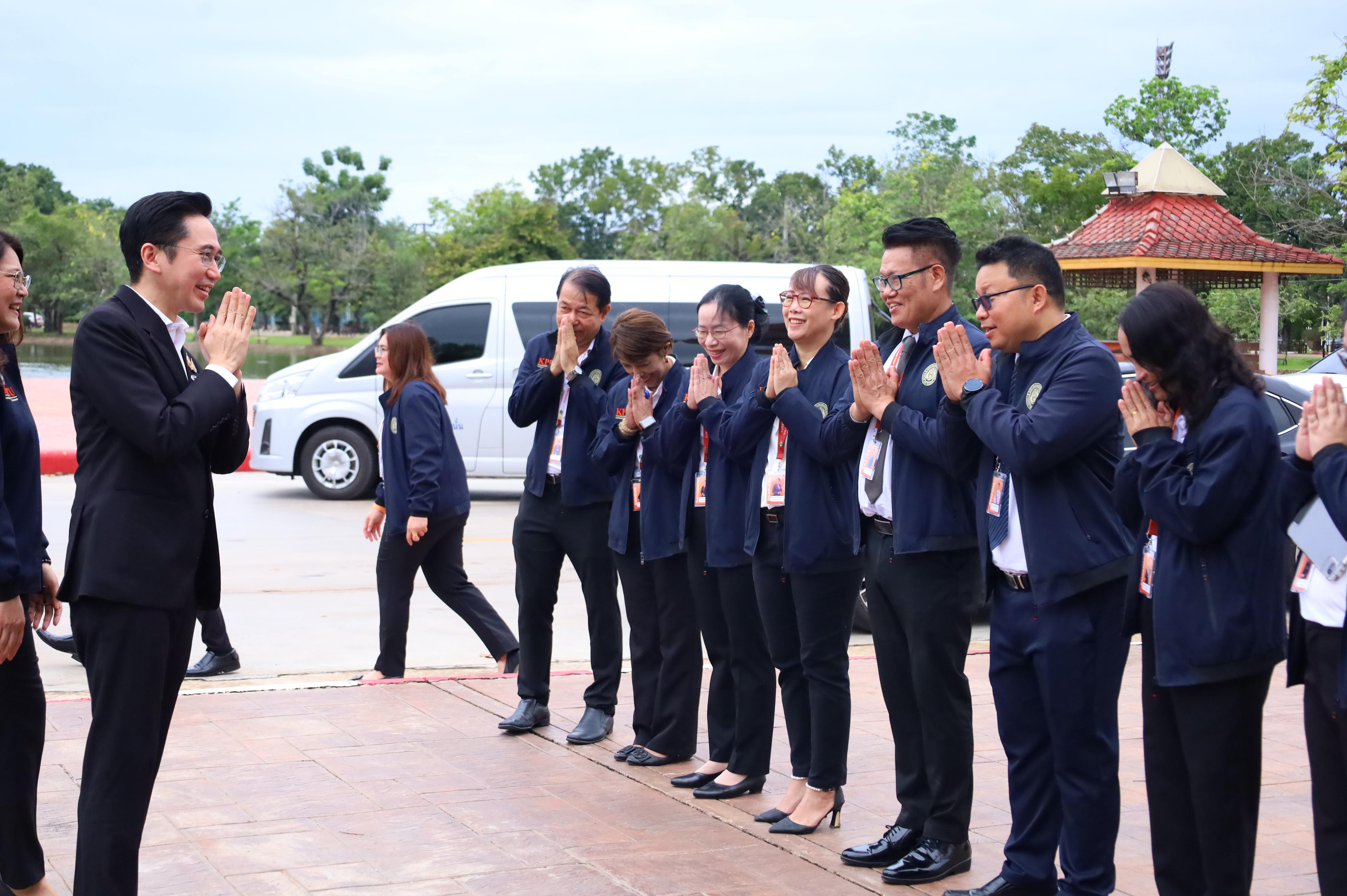 36. การขับเคลื่อนมหาวิทยาลัยราชภัฏสู่การเป็นคลังสมองของจังหวัดด้วยการผลิตบัณฑิต วิจัยและนวัตกรรมที่ตอบโจทย์พื้นที่