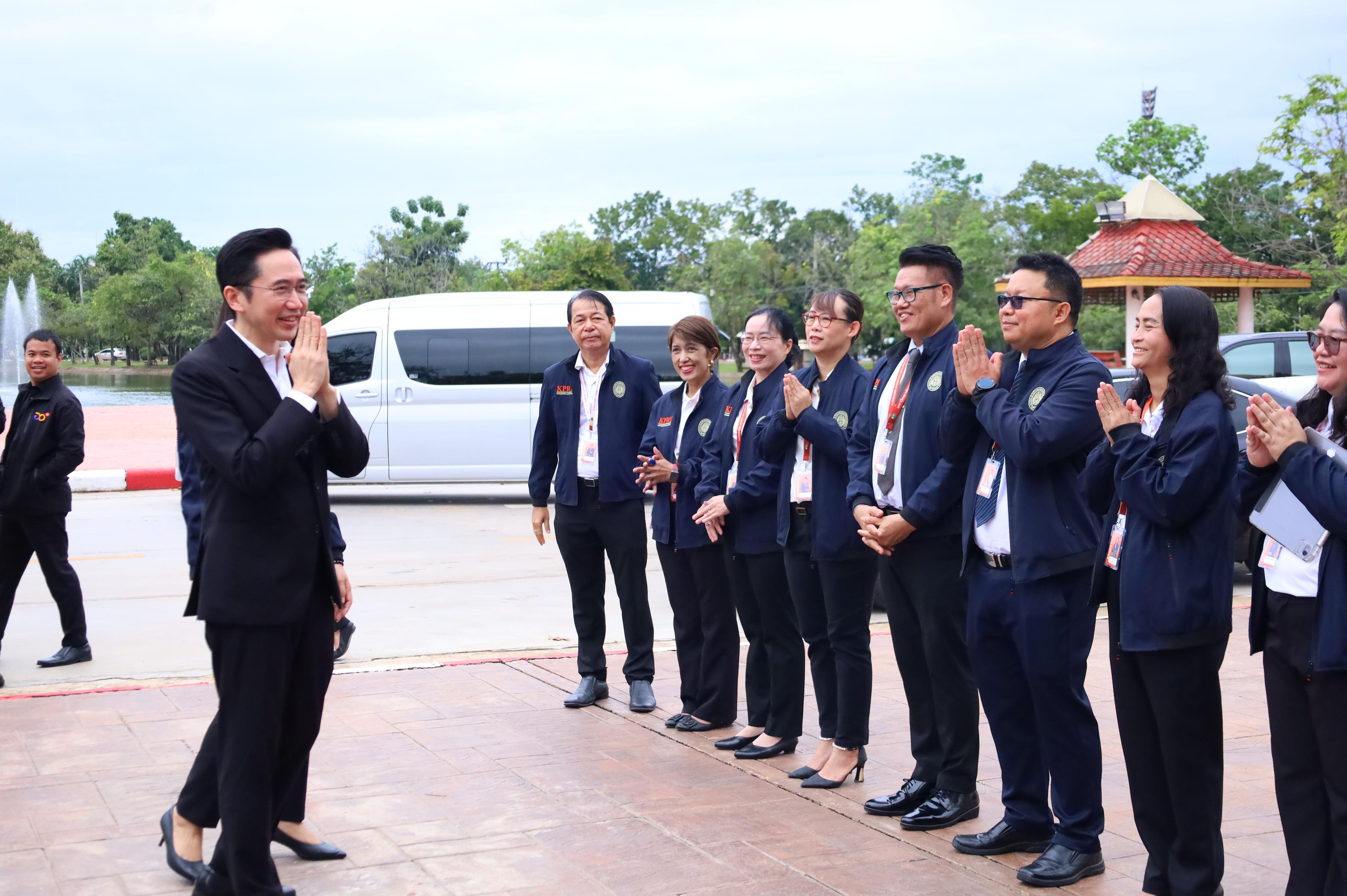 37. การขับเคลื่อนมหาวิทยาลัยราชภัฏสู่การเป็นคลังสมองของจังหวัดด้วยการผลิตบัณฑิต วิจัยและนวัตกรรมที่ตอบโจทย์พื้นที่