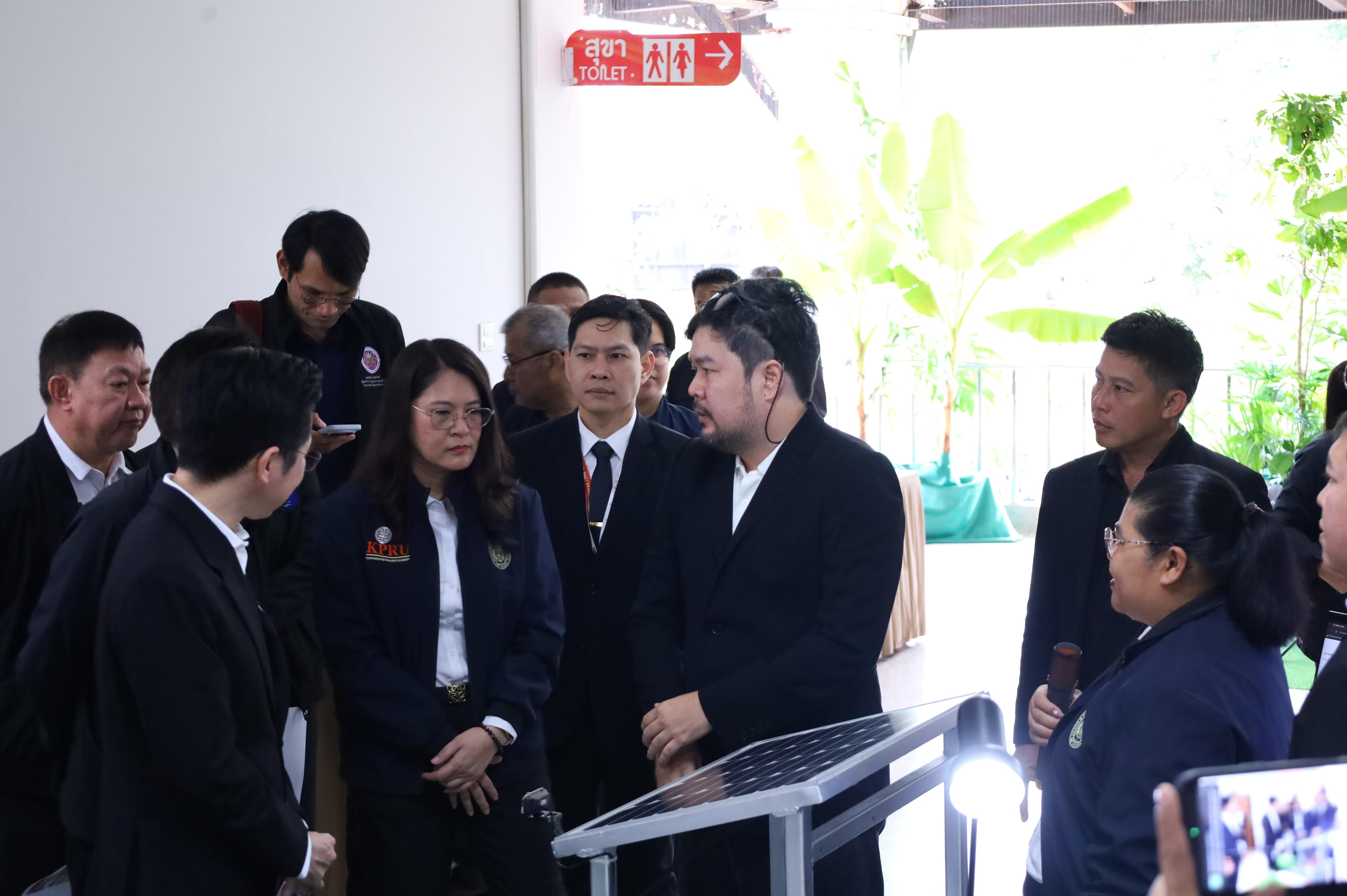 56. การขับเคลื่อนมหาวิทยาลัยราชภัฏสู่การเป็นคลังสมองของจังหวัดด้วยการผลิตบัณฑิต วิจัยและนวัตกรรมที่ตอบโจทย์พื้นที่