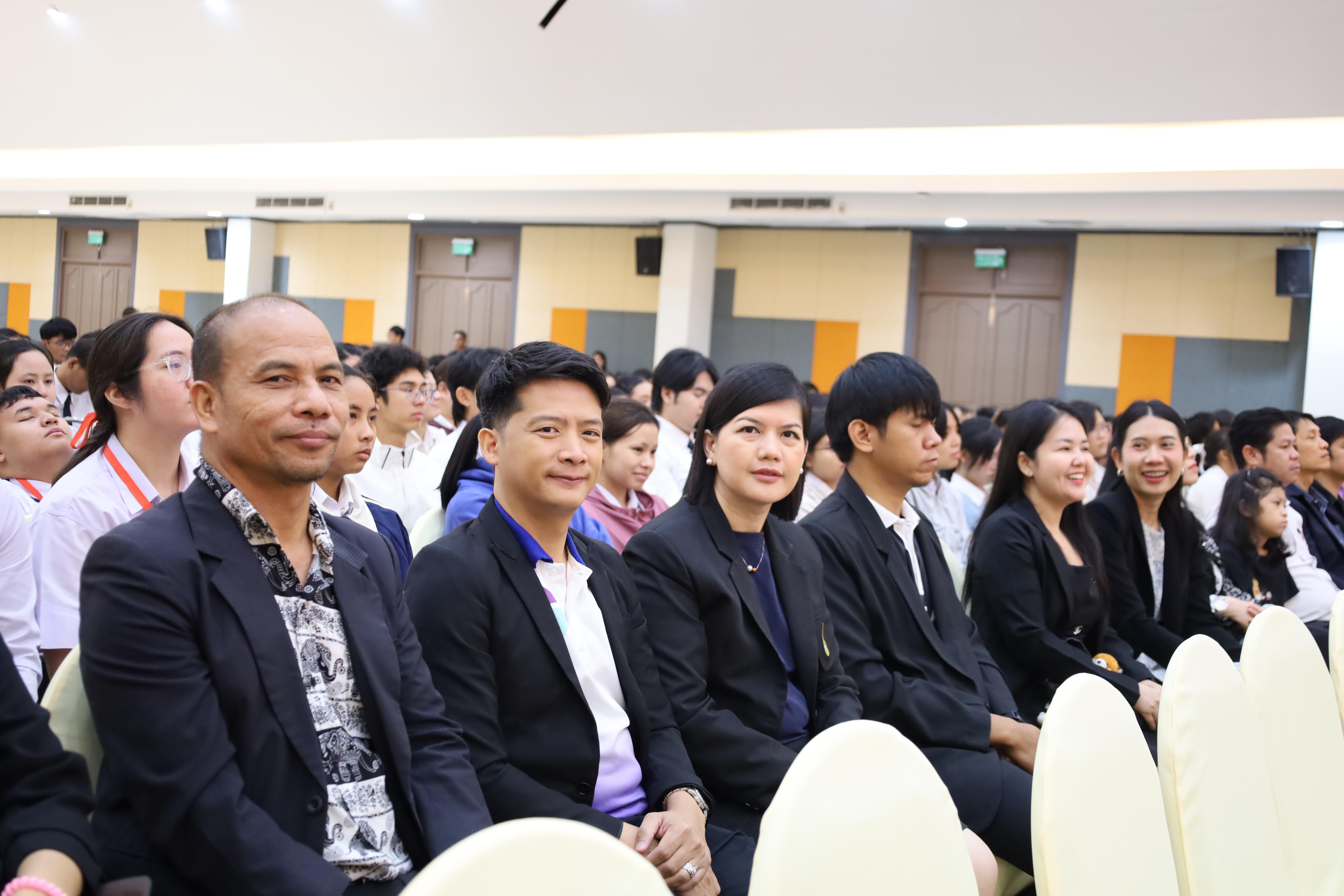 108. การขับเคลื่อนมหาวิทยาลัยราชภัฏสู่การเป็นคลังสมองของจังหวัดด้วยการผลิตบัณฑิต วิจัยและนวัตกรรมที่ตอบโจทย์พื้นที่