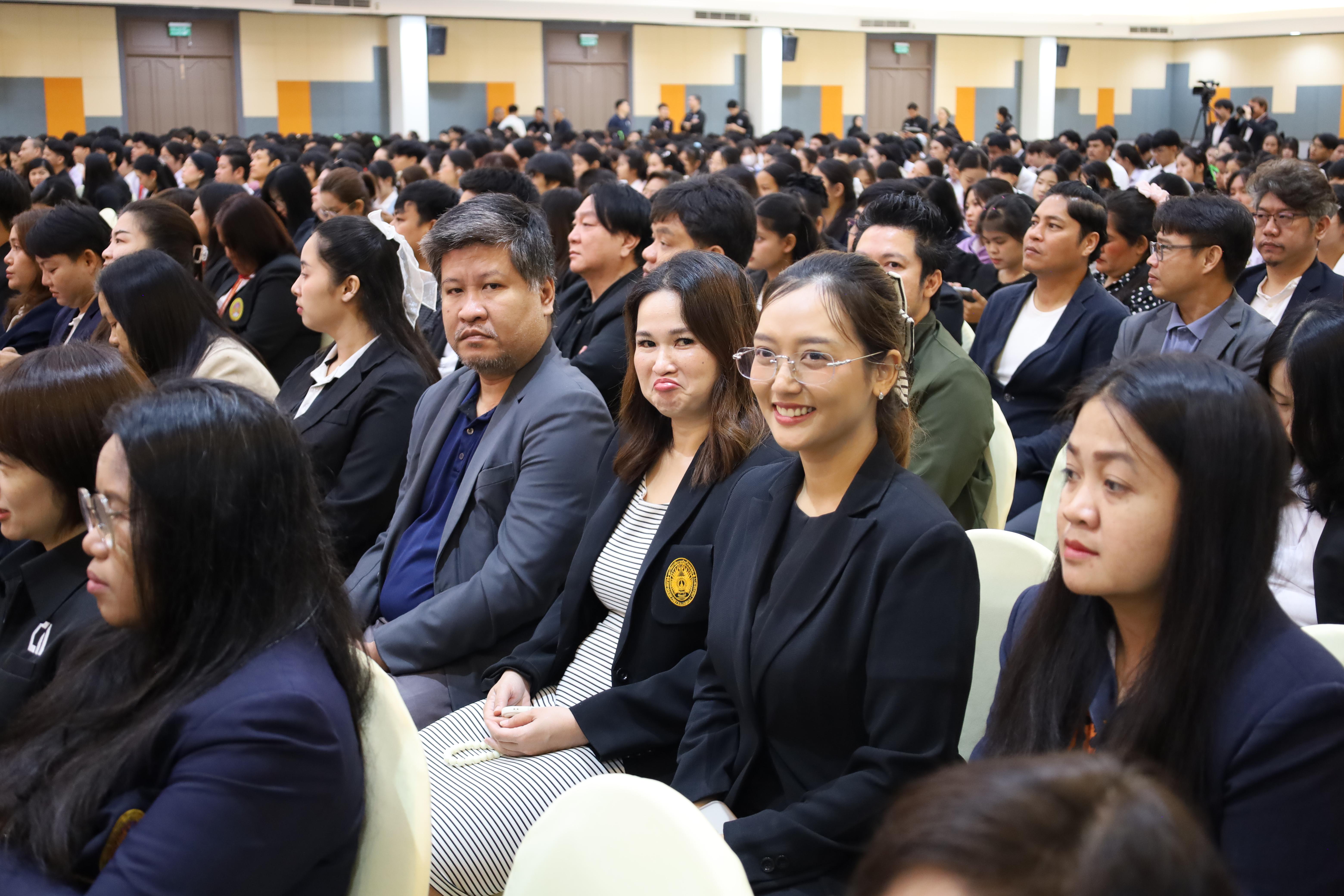 123. การขับเคลื่อนมหาวิทยาลัยราชภัฏสู่การเป็นคลังสมองของจังหวัดด้วยการผลิตบัณฑิต วิจัยและนวัตกรรมที่ตอบโจทย์พื้นที่