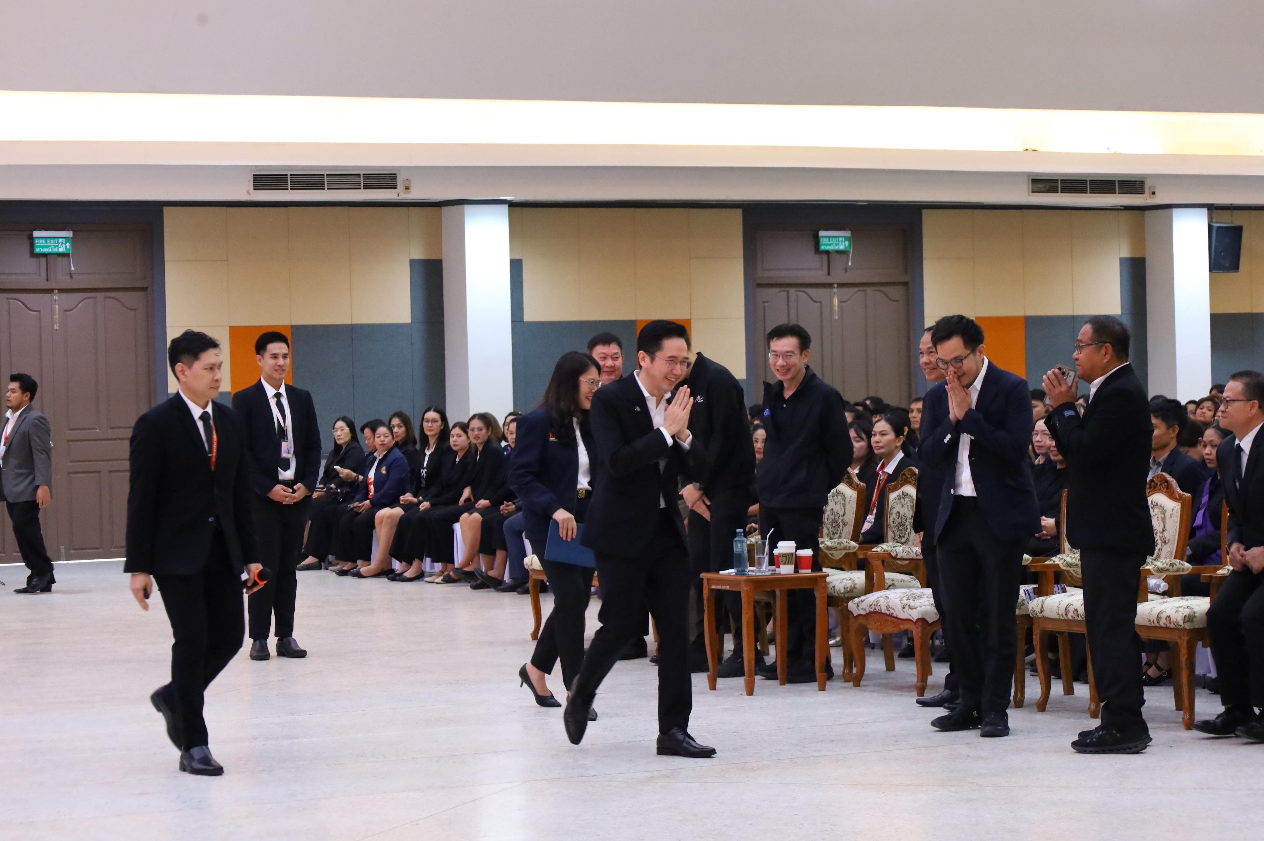 156. การขับเคลื่อนมหาวิทยาลัยราชภัฏสู่การเป็นคลังสมองของจังหวัดด้วยการผลิตบัณฑิต วิจัยและนวัตกรรมที่ตอบโจทย์พื้นที่