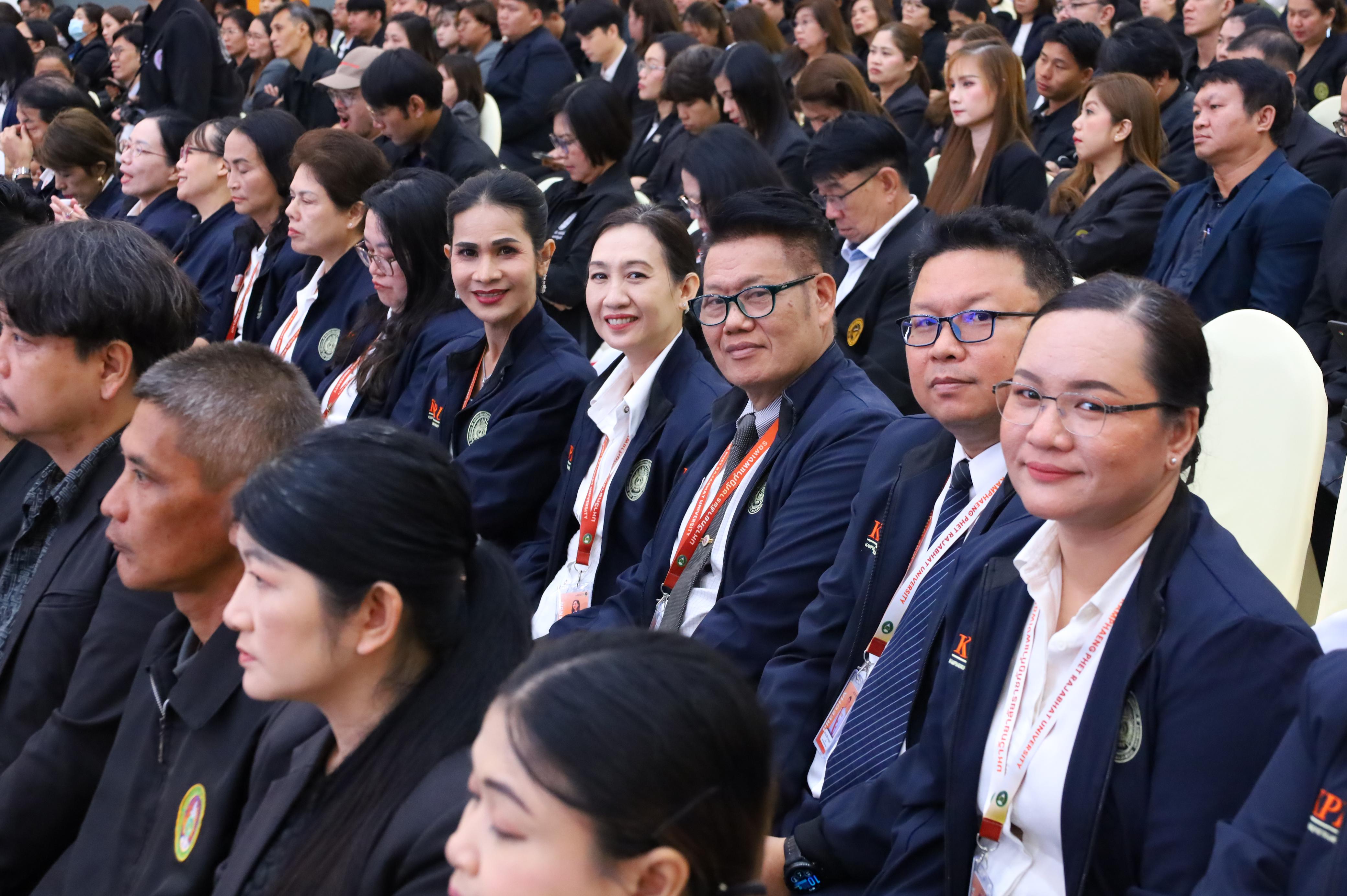 175. การขับเคลื่อนมหาวิทยาลัยราชภัฏสู่การเป็นคลังสมองของจังหวัดด้วยการผลิตบัณฑิต วิจัยและนวัตกรรมที่ตอบโจทย์พื้นที่